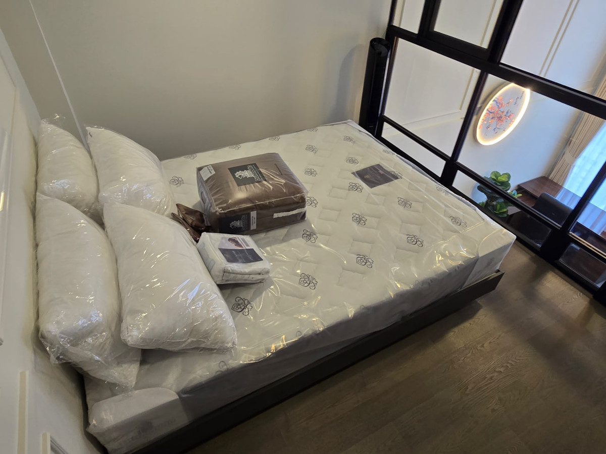 For SaleCondoSiam Paragon ,Chulalongkorn,Samyan : Park Origin Chula Samyan【𝐒𝐄𝐋𝐋 & 𝐑𝐄𝐍𝐓】🔥Light-toned wood furniture, hidden lights provide warm light, an open space, a comfortable feel, yet still maintains a luxurious and classy feel🔥 Contact Line ID: @hacondo