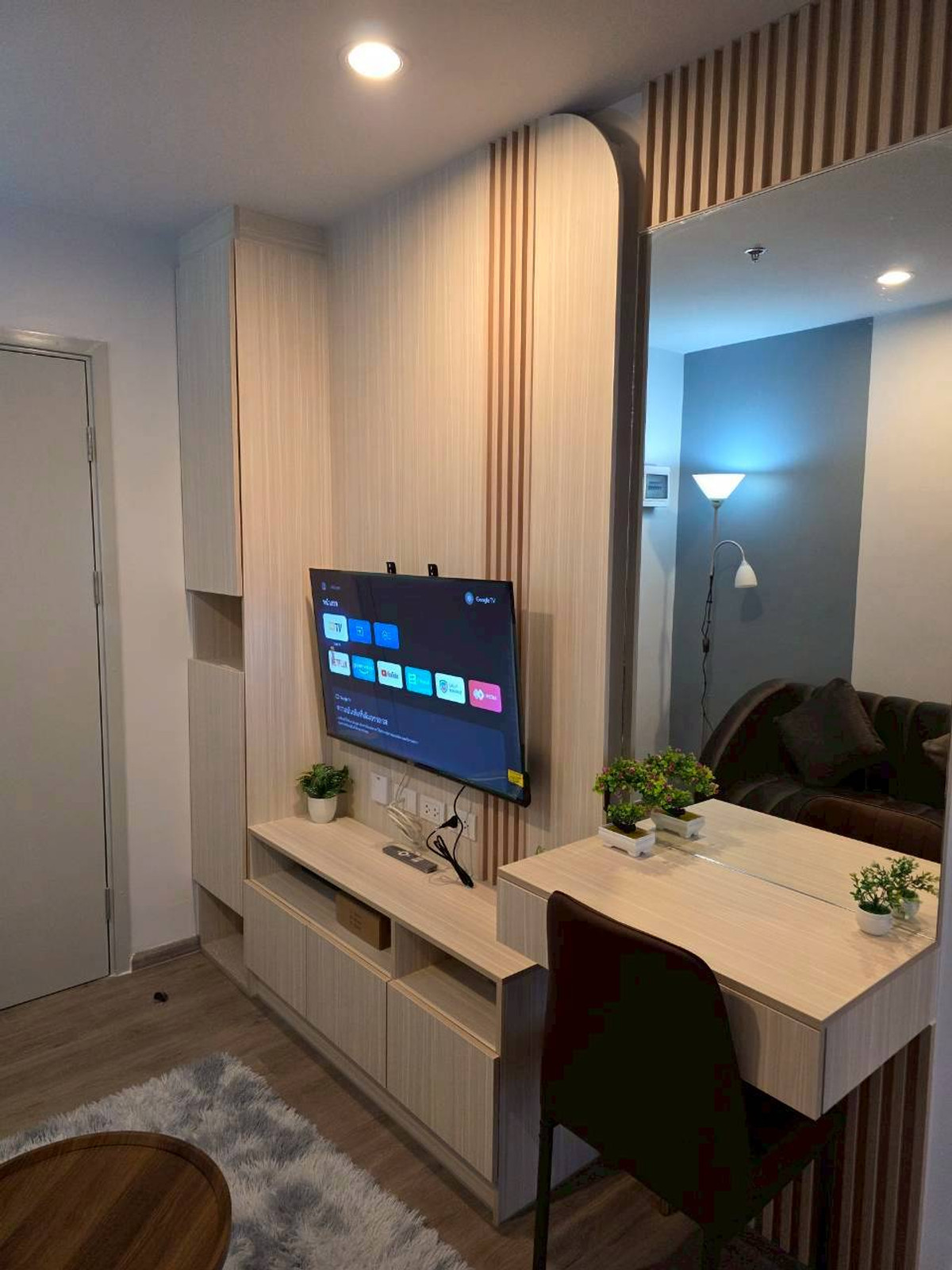 For RentCondoThaphra, Talat Phlu, Wutthakat : Condo for rent, Regent Home Wutthakat, Building A, 24th floor, built-in, luxurious throughout the room, open view, very beautiful, rental price 12,000 baht.