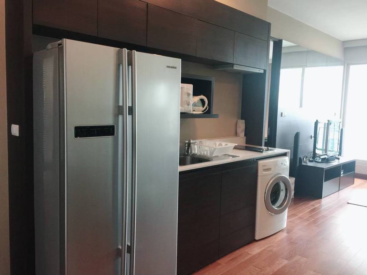 คอนโดวิทยุ ชิดลม หลังสวน : • 𝐒𝐚𝐥𝐞/𝐑𝐞𝐧𝐭 • 𝐓𝐡𝐞 𝐀𝐝𝐝𝐫𝐞𝐬𝐬 𝐂𝐡𝐢𝐝𝐥𝐨𝐦 • 𝟐 𝐁𝐞𝐝 𝟐 𝐁𝐚𝐭𝐡 • 𝟕𝟗.𝟒 𝐒𝐪𝐦. • 𝐅𝐮𝐥𝐥𝐲-𝐅𝐮𝐫𝐧𝐢𝐬𝐡𝐞𝐝   𝐋𝐢𝐧𝐞 𝐈𝐃 : 𝐕𝐚𝐬𝐬𝐢𝐥𝐲