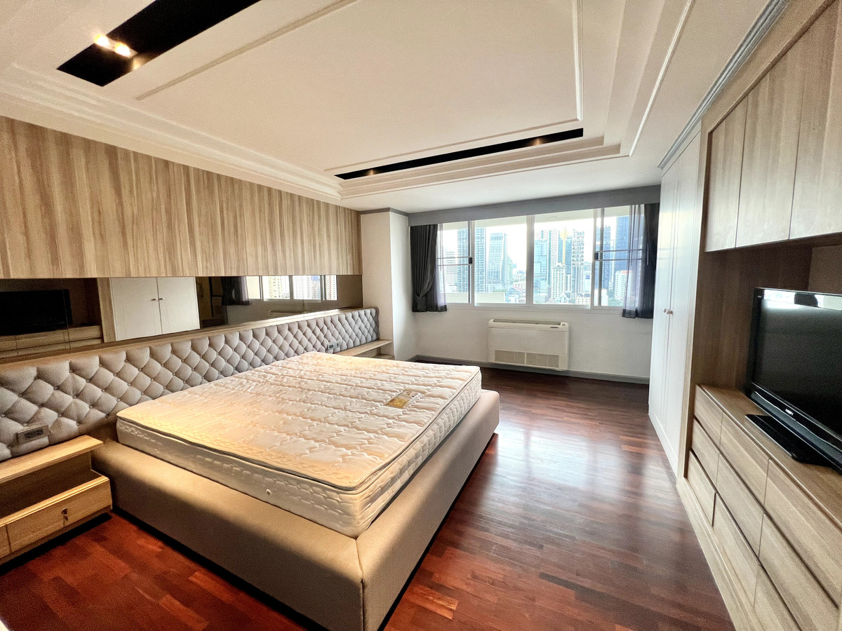 ขายคอนโดสุขุมวิท อโศก ทองหล่อ : Rare Item!!! คอนโดไซส์ใหญ่สภาพดีทำเลซอย 39 เข้าออกได้หลายทาง ห้องใหญ่น่าอยู่ ตึก maintain ดีมาก วิวสวย panorama ✨Ds Tower 1✨3 ห้องนอน 2 ห้องน้ำ ขนาด 205 ตร.ม ใกล้ BTS / MRT พร้อมพงษ์ (1 กม.) Tel.0982645161 