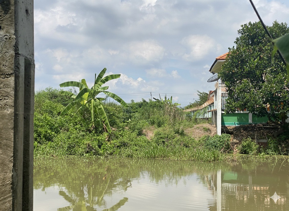 ขายที่ดินพุทธมณฑล ศาลายา : ขายที่ดินสวย เหมาะสำหรับ สร้างเพื่ออยู่อาศัย หรือเพื่อการลงทุนในอนาคต ด้านติดถนน ด้านหลังติดคลองตาชม
