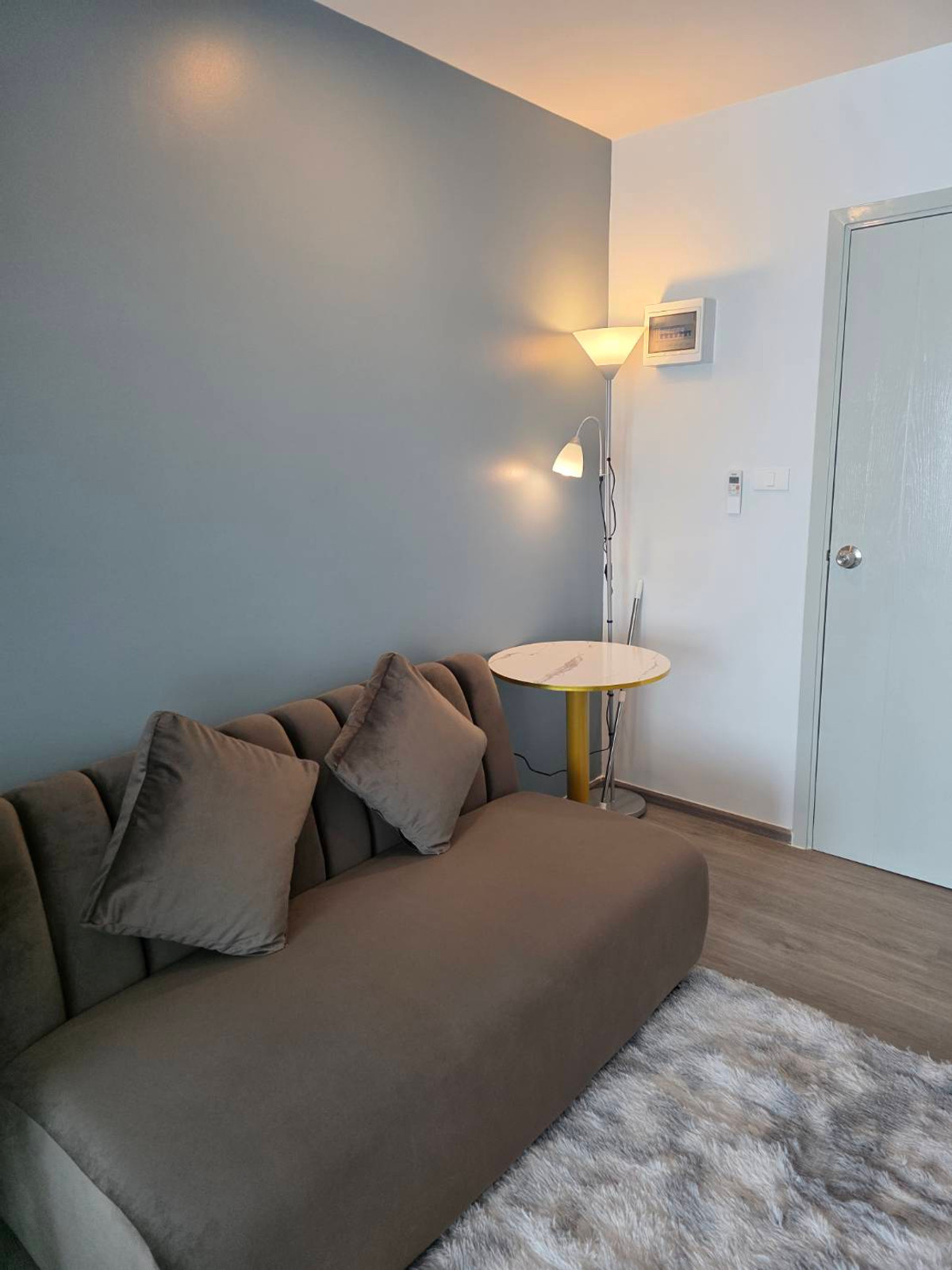 For RentCondoThaphra, Talat Phlu, Wutthakat : Condo for rent, Regent Home Wutthakat, Building A, 24th floor, built-in, luxurious throughout the room, open view, very beautiful, rental price 12,000 baht.