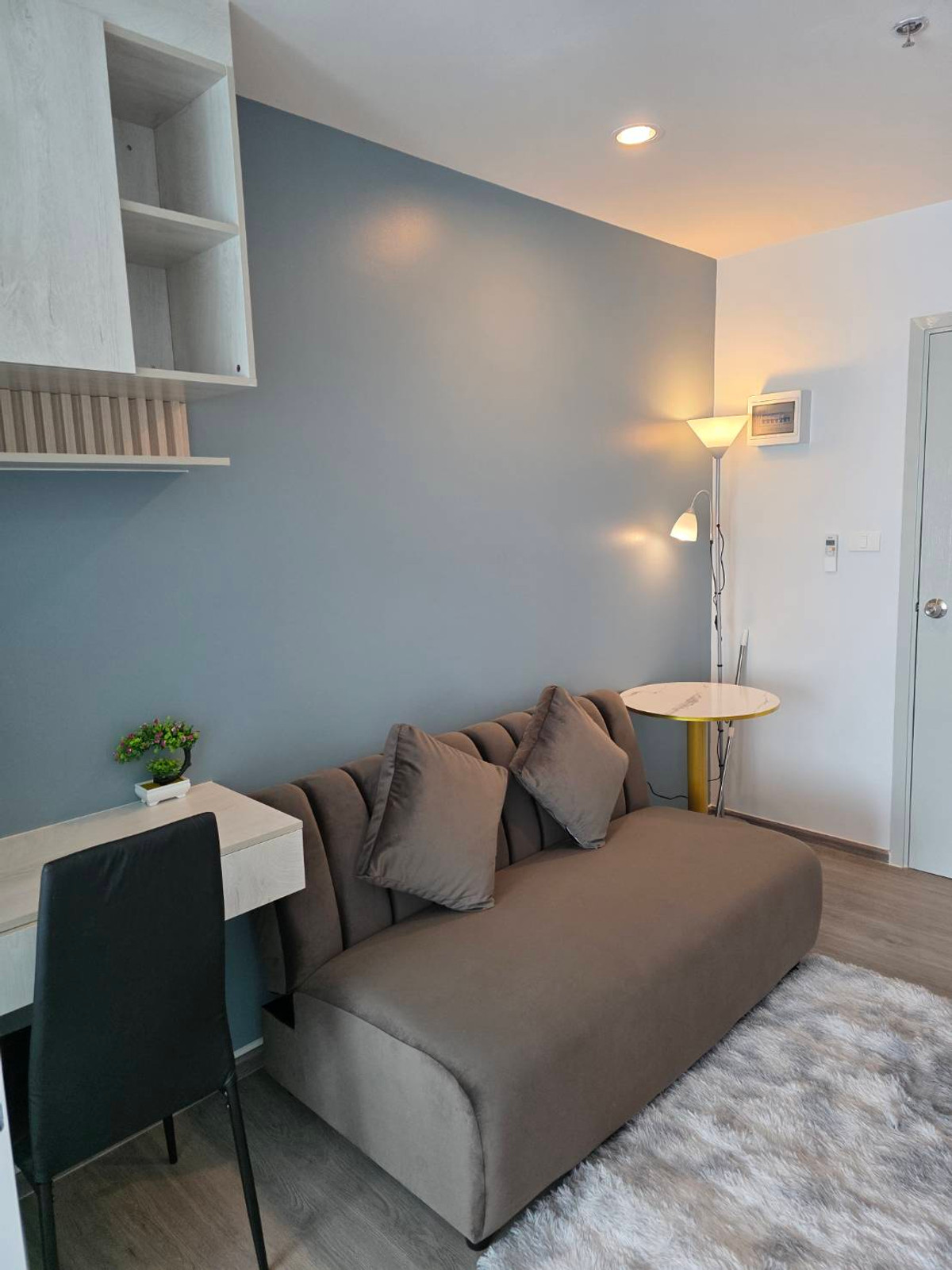 For RentCondoThaphra, Talat Phlu, Wutthakat : Condo for rent, Regent Home Wutthakat, Building A, 24th floor, built-in, luxurious throughout the room, open view, very beautiful, rental price 12,000 baht.