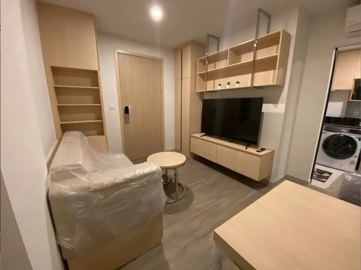 ให้เช่าคอนโดสาทร นราธิวาส : The Sahde Sathorn 35 sq.m.  Please add LINE ID @806qphgn o8415o5483