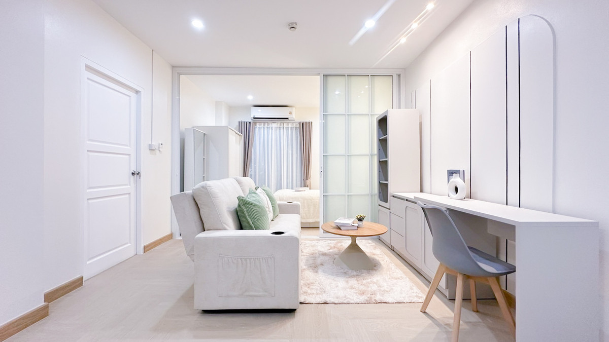 For SaleCondoRatchadapisek, Huaikwang, Suttisan : ✨Condo allows pets in 𝟒 minutes to 𝓜𝓡𝓣✨ Just open the door to enter the room. Its like getting away from the chaos.