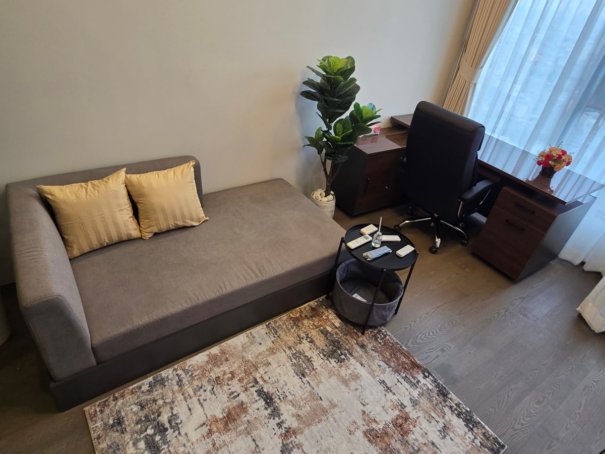 CondoSiam Paragon ,Chulalongkorn,Samyan : Park Origin Chula Samyan【𝐒𝐄𝐋𝐋 & 𝐑𝐄𝐍𝐓】🔥Light-toned wood furniture, hidden lights provide warm light, an open space, a comfortable feel, yet still maintains a luxurious and classy feel🔥 Contact Line ID: @hacondo