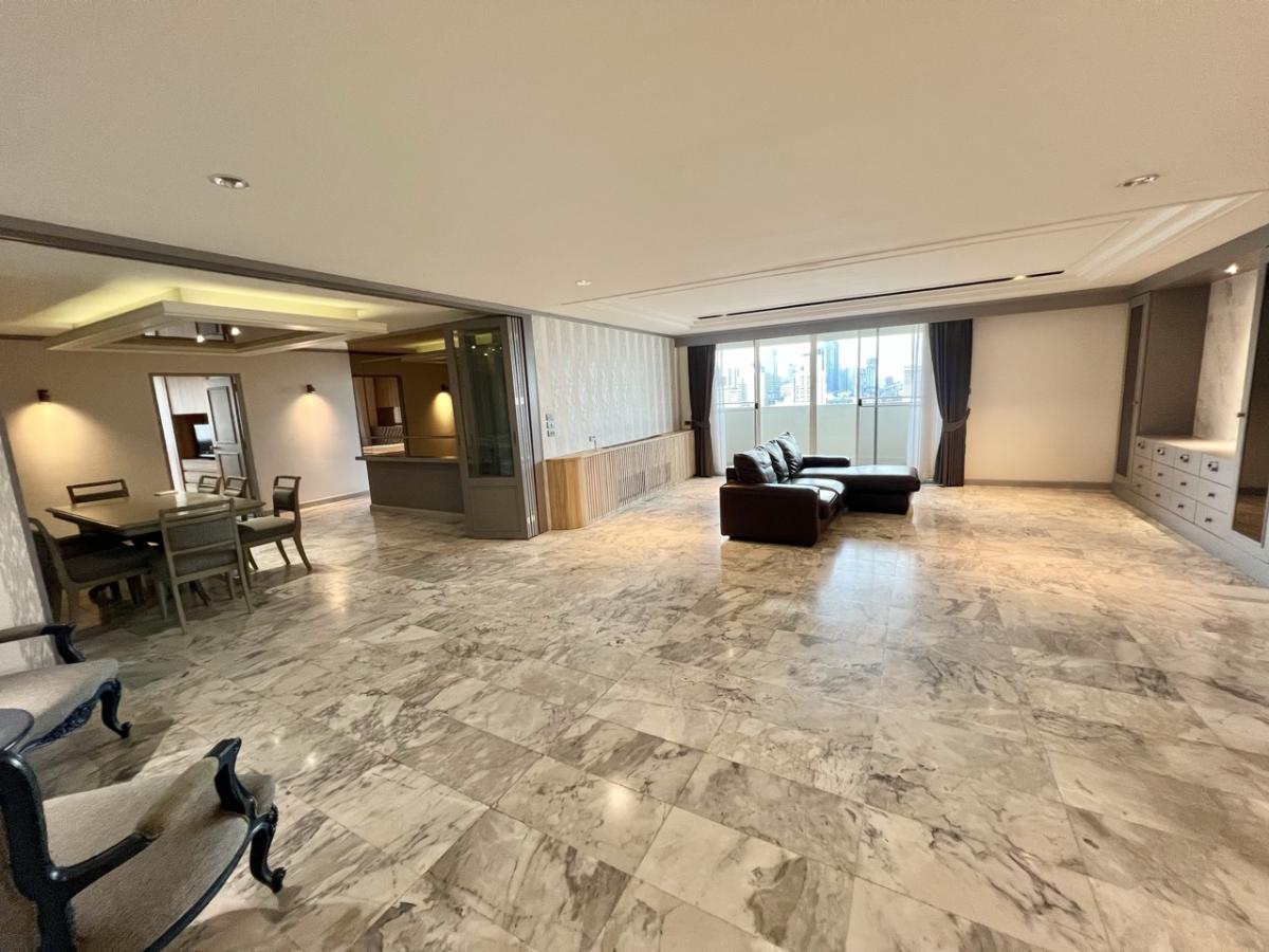 For SaleCondoSukhumvit, Asoke, Thonglor : Ds Tower 1 / Large unit in the Phrom Phong area. / 3 Bed 205 sq.m. Tel 0937890899