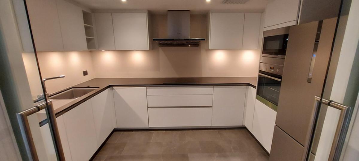 For SaleCondoWitthayu, Chidlom, Langsuan, Ploenchit : Somkid Gardens / Newly renovated large unit near BTS Chidlom. / 3 Bed 251 sq.m. Tel 0937890899