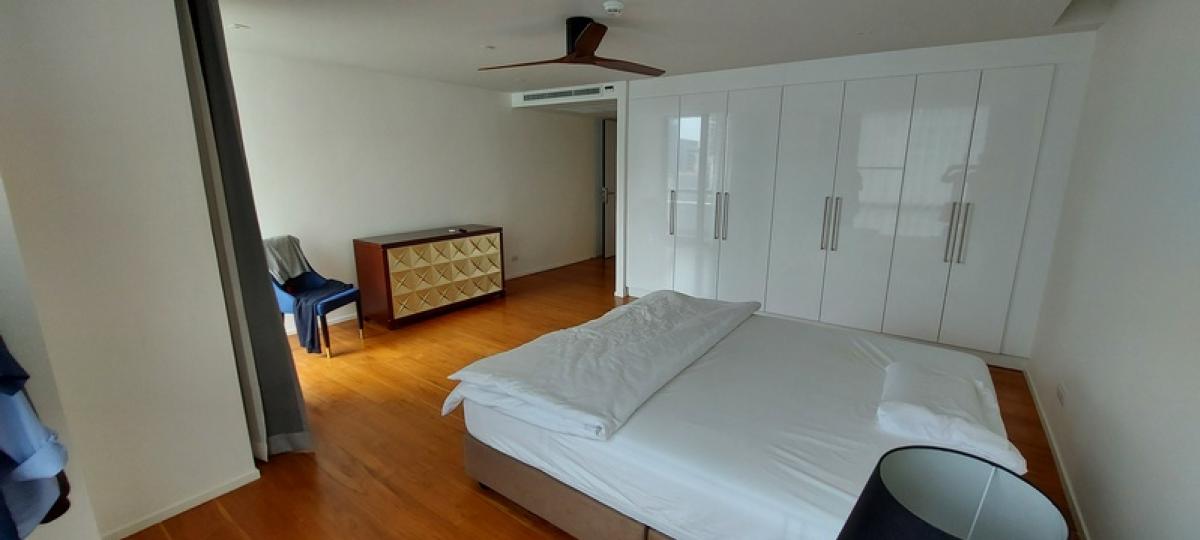 For SaleCondoWitthayu, Chidlom, Langsuan, Ploenchit : Somkid Gardens / Newly renovated large unit near BTS Chidlom. / 3 Bed 251 sq.m. Tel 0937890899