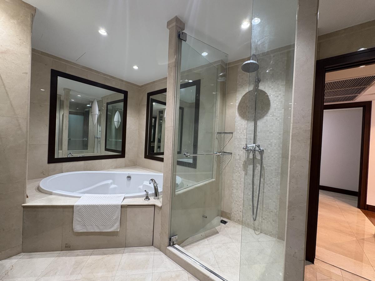 ขายคอนโดวิทยุ ชิดลม หลังสวน : Somkid Gardens / ไซส์ใหญ่ วิวโล่ง ใกล้ BTS ชิดลม / 3 ห้องนอน 334 ตร.ม. โทร 0937890899