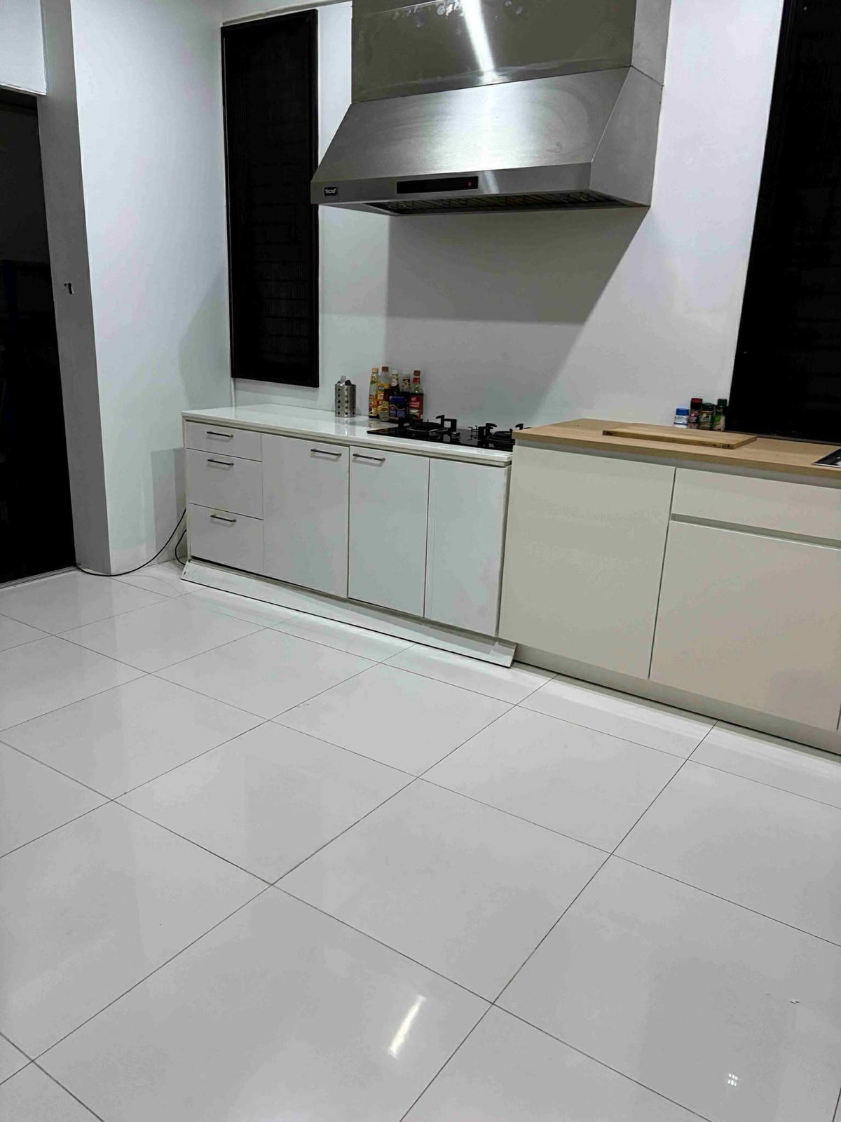 ขายบ้านลาดพร้าว เซ็นทรัลลาดพร้าว : ที่ดิน 98ตรว พื้นที่ใช้สอย 460ตรม 5นอน4น้ำ บ้านเดี่ยว 2 ชั้น โชคขัย 4 ลาดพร้าว 32 จตุจักร