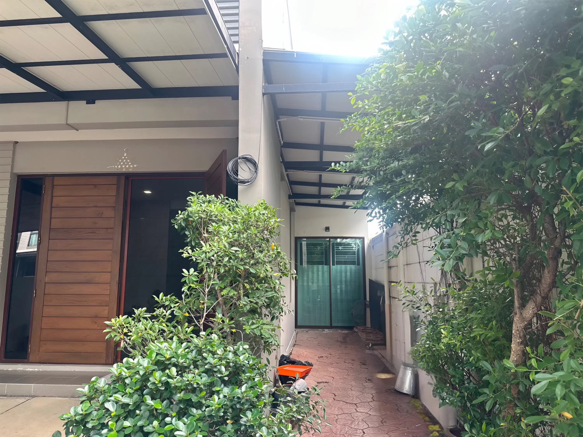 ขายทาวน์โฮมลาดกระบัง สุวรรณภูมิ : 🎯 ขาย Patio อ่อนนุช–มอเตอร์เวย์ | ทาวน์โฮม 3 ชั้น บ้านริม พร้อมอยู่ ไม่ต้องปรับปรุง 🌿 