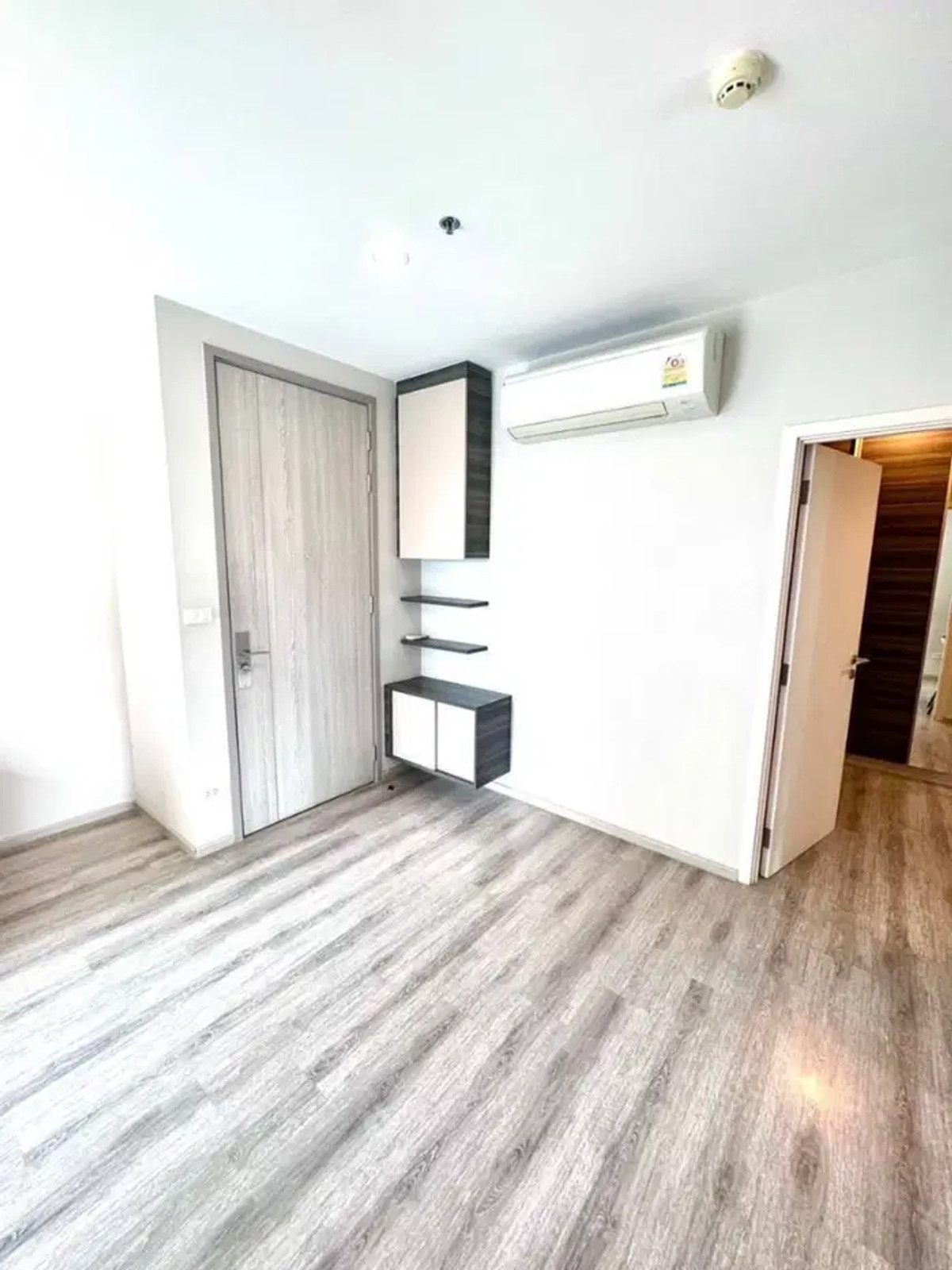 For RentCondoAri,Anusaowaree : Centric Aree Station 56 sq.m. Please add LINE ID @806qphgn 