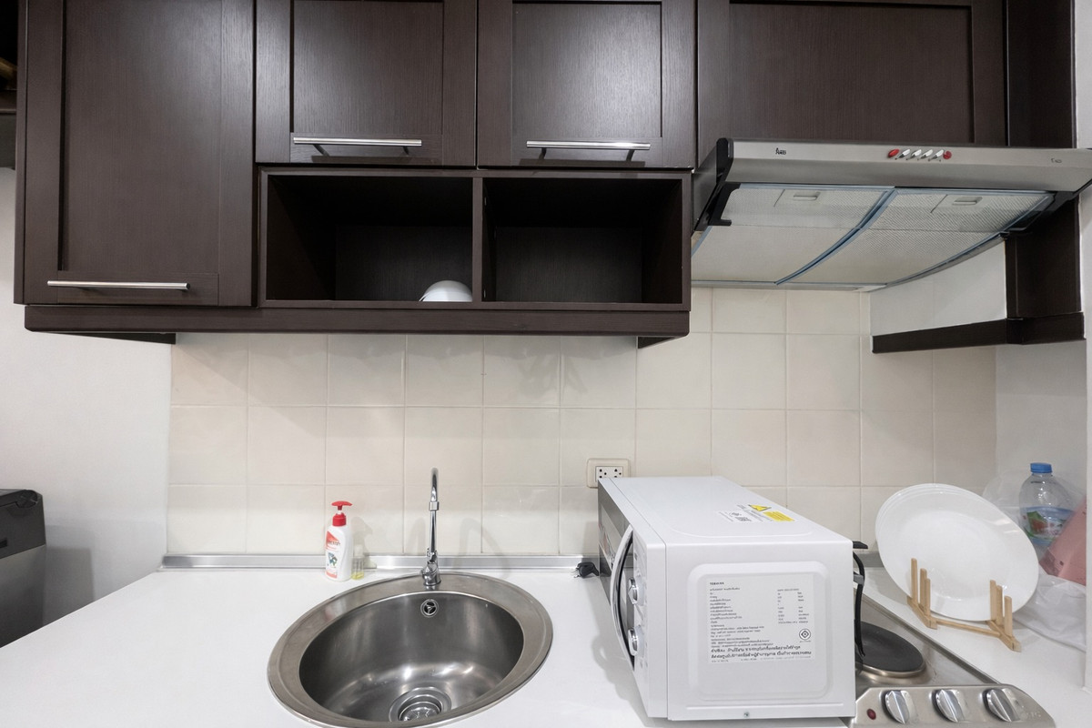 ให้เช่าคอนโดท่าพระ ตลาดพลู วุฒากาศ : ปล่อยเช่า  เมโทร ปาร์ค สาทร เฟส 1 รีโนเวทใหม่ เครื่องใช้ไฟฟ้าและเฟอร์นิเจอร์ใหม่หมดไม่เคยใช้งาน 