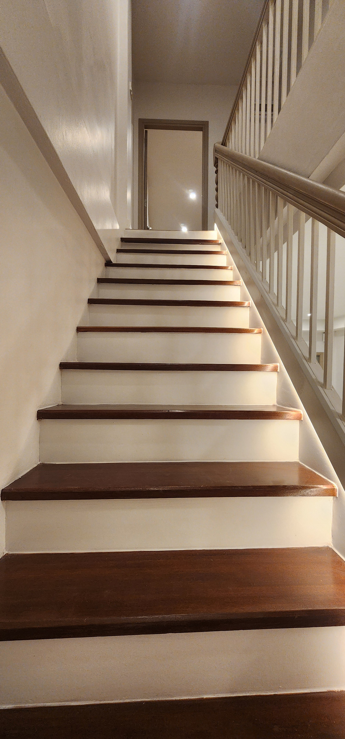 ขายทาวน์โฮมนวมินทร์ รามอินทรา : ขายทาวเฮ้าส์หมู่บ้านเลิศอุบล  รีโนเวทใหม่ 16 ตรว. 