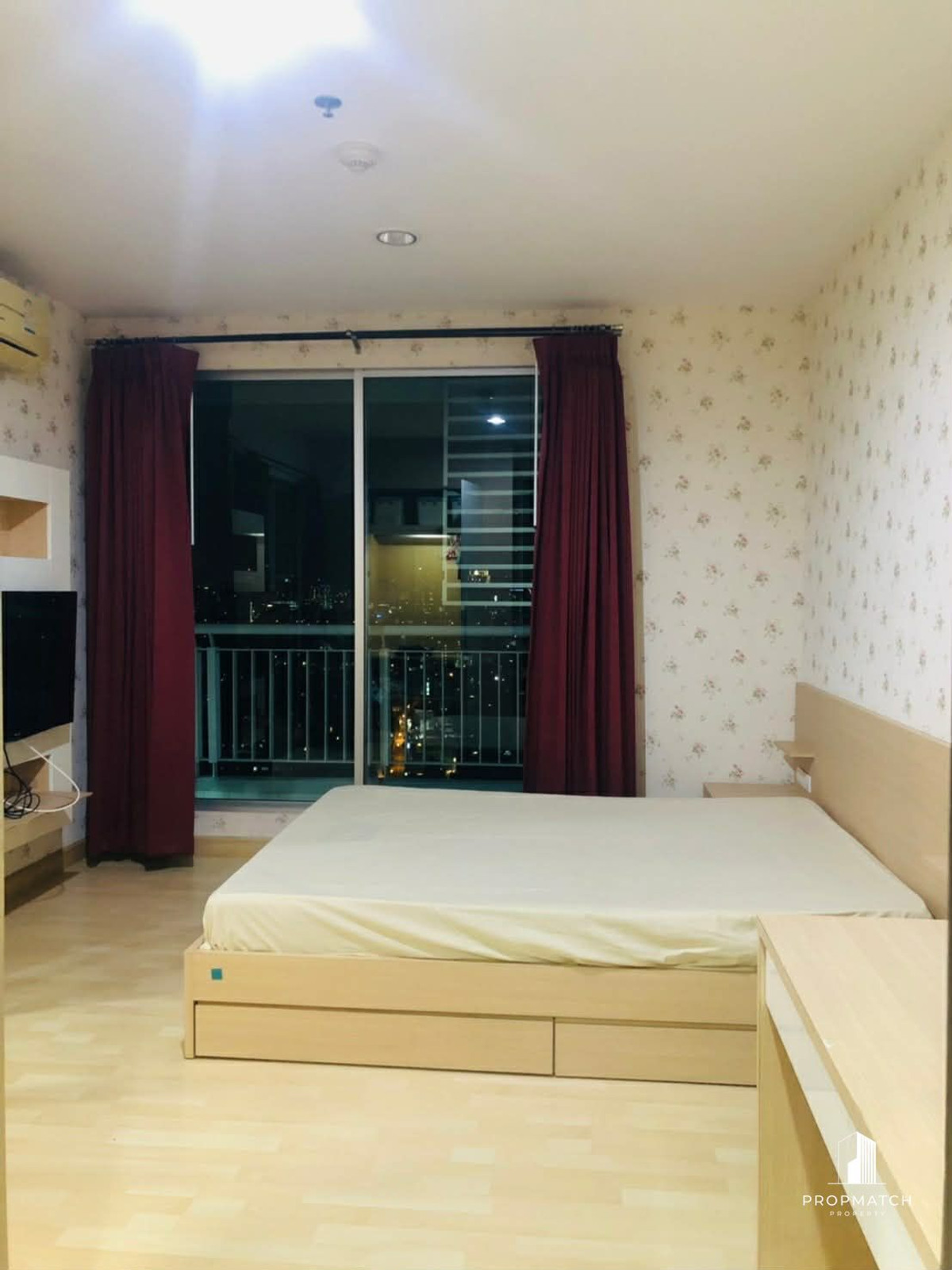 For SaleCondoRatchadapisek, Huaikwang, Suttisan : The price is amazing. Rhythm Ratchada sells for only 3.99m, big room 46 sqm, not a small room, 0 meters from Mrt Ratchada. If interested, make an appointment to view. 064-6696546 Minnie.