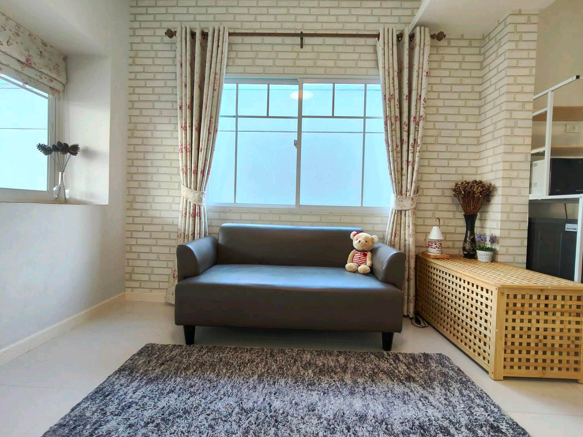 ให้เช่าทาวน์โฮมมีนบุรี-ร่มเกล้า : 🍒ให้เช่า✨ ทาวน์โฮมหรู หลังมุม Indy ศรีนครินทร์–ร่มเกล้า
 สไตล์อังกฤษ 2 ห้องนอน 3 ห้องน้ำ พร้อมอยู่