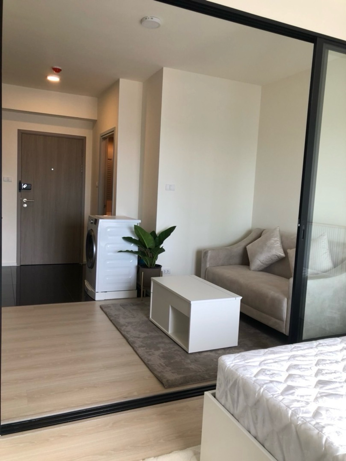 ให้เช่าคอนโดบางนา แบริ่ง ลาซาล : ปล่อยเช่า ห้องสวยใหม่ 