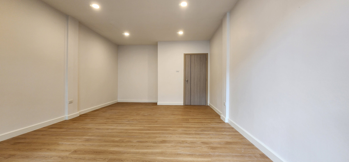 ขายทาวน์โฮมนวมินทร์ รามอินทรา : ขายทาวเฮ้าส์หมู่บ้านเลิศอุบล  รีโนเวทใหม่ 16 ตรว. 