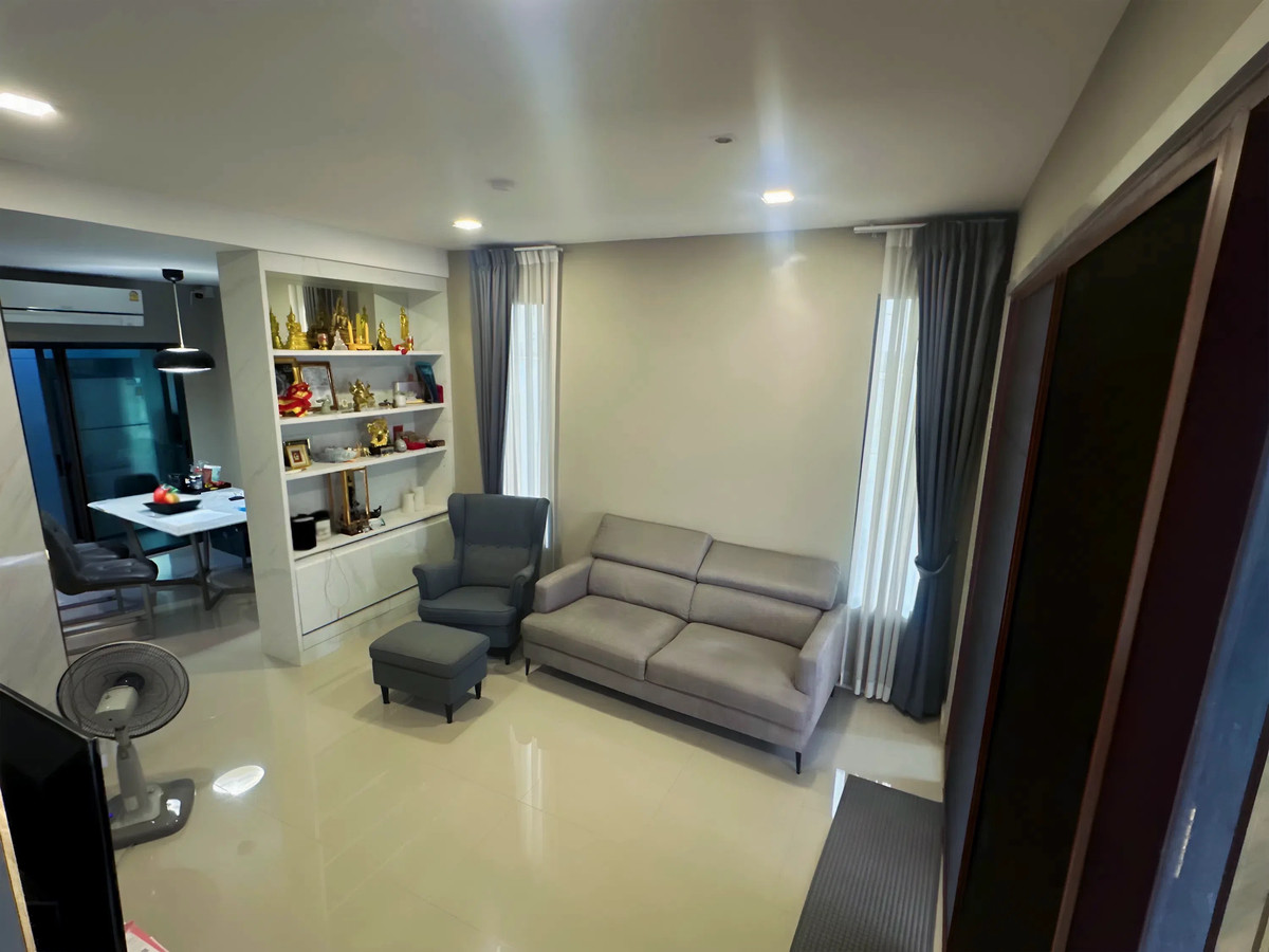 ขายทาวน์โฮมลาดกระบัง สุวรรณภูมิ : 🎯 ขาย Patio อ่อนนุช–มอเตอร์เวย์ | ทาวน์โฮม 3 ชั้น บ้านริม พร้อมอยู่ ไม่ต้องปรับปรุง 🌿 