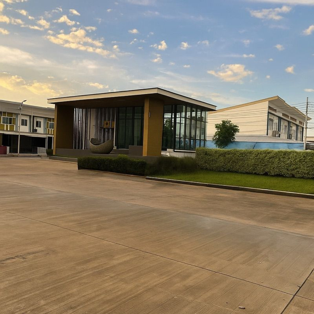 For SaleTownhomeBangna, Bearing, Lasalle : 21.4 sq m, 4 bedrooms, 2 bathrooms, 2-story townhome, Lalin Town Lio Bliss Theparak-Bang Bo.