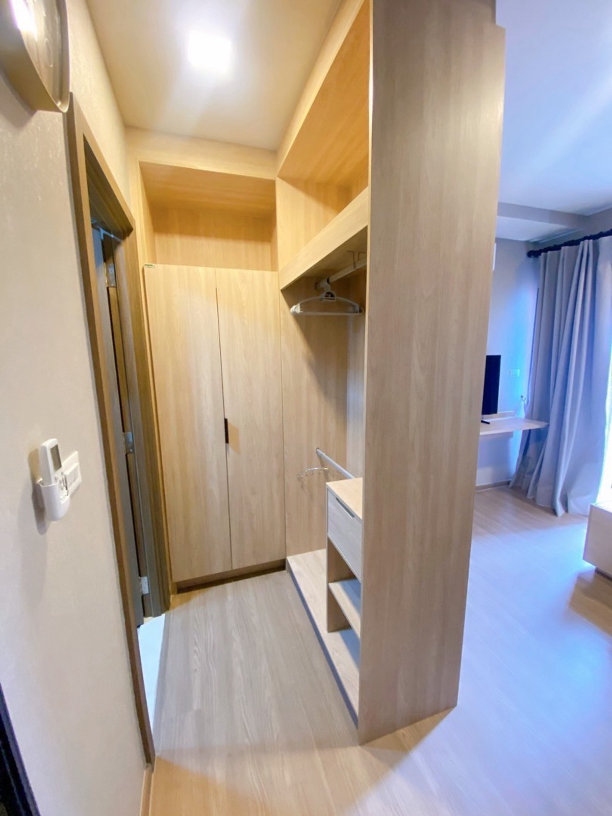 For SaleCondoBangna, Bearing, Lasalle : 📍📍For sale THE MUVE Bangna (The Move Bangna)📍📍👉 Low Rise Condo👉 1 bedroom, 1 bathroom, 25.19 sq m.👉 7th floor, swimming pool view👉Fully Furnished💸 1,890,000 baht📍This price includes all expenses on the day of ownership transfer.