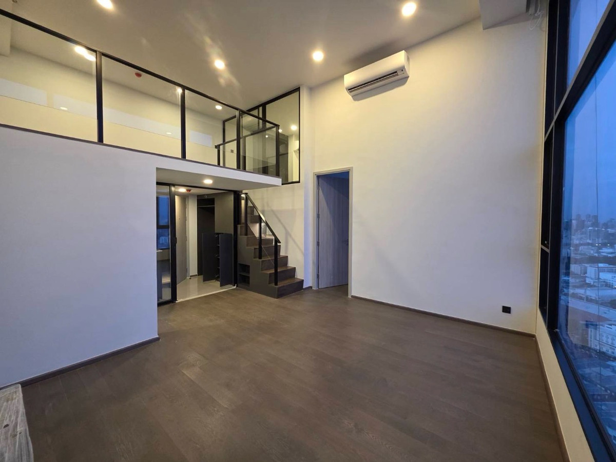 For SaleCondoSiam Paragon ,Chulalongkorn,Samyan : 📢👇 Grab or Gone! 𝗥𝗮𝗿𝗲 𝗜𝘁𝗲𝗺‼️ loft, new unit ,ideal for living or investment, unblocked city view, just minutes from Chulalongkorn University, Samyan mitre town, China town