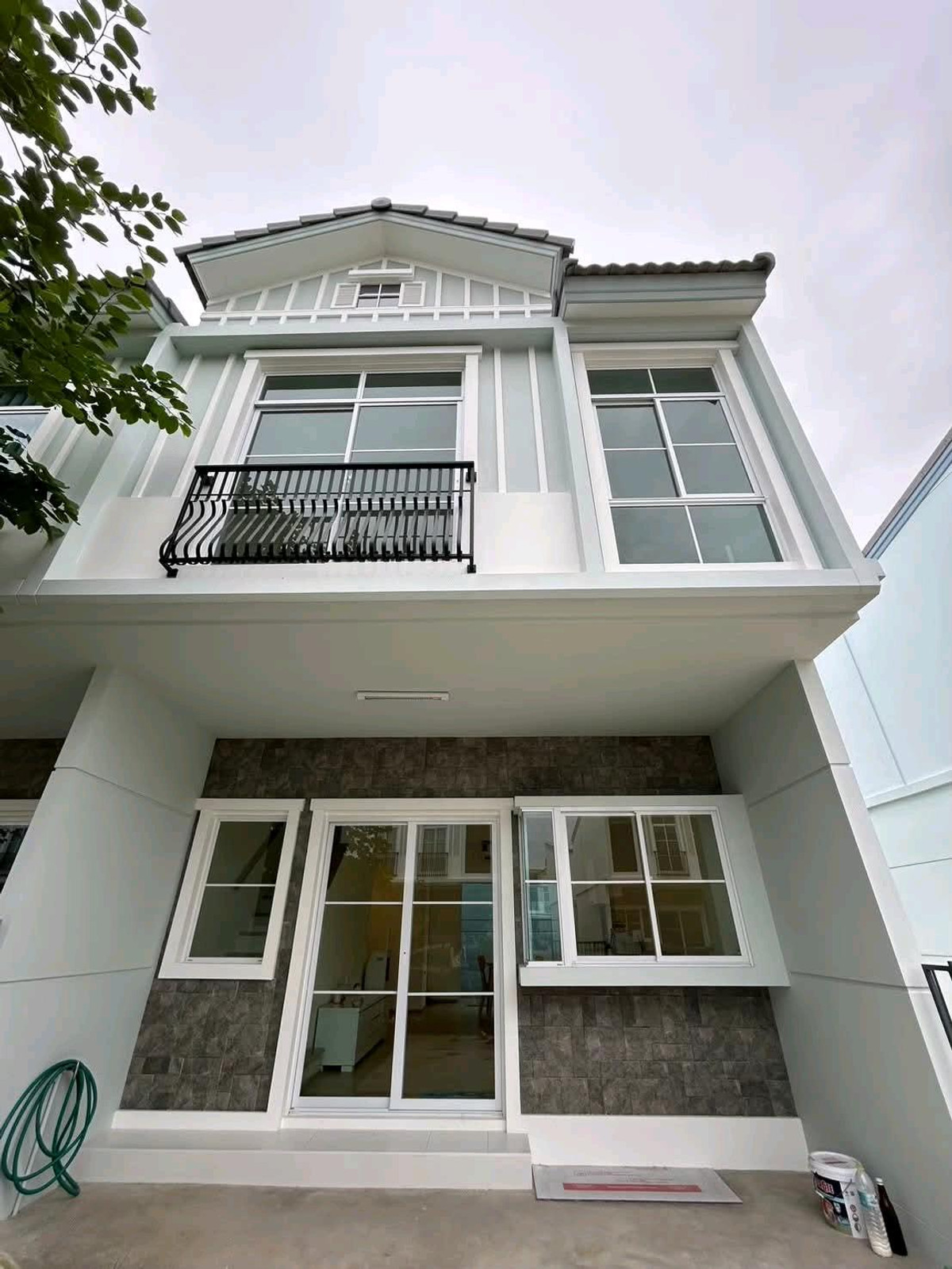 For RentTownhomeBangna, Bearing, Lasalle : For Rent – Minimal Style Townhome (Corner Unit) Villaggio 2 Srinakarin–Bangna