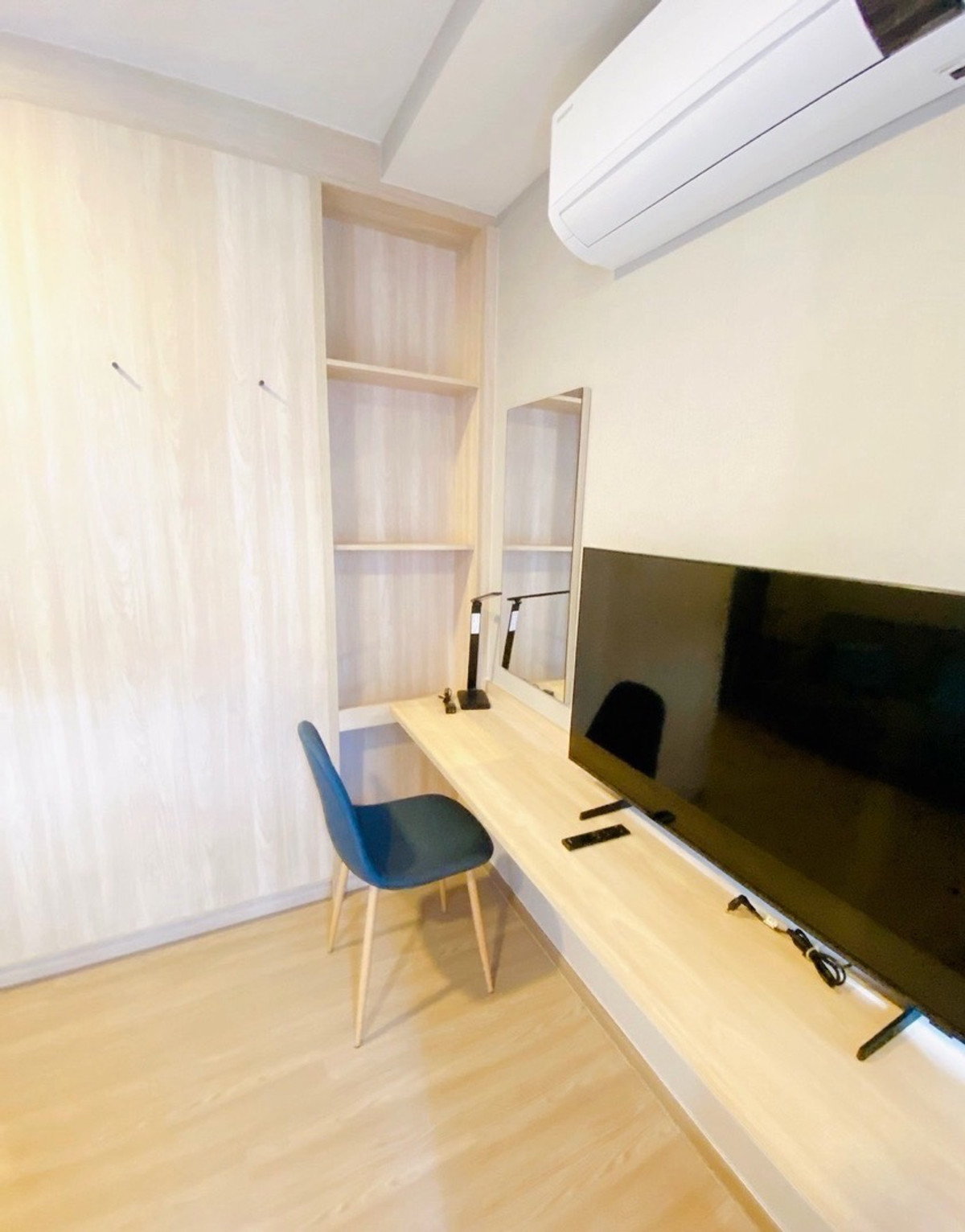 For SaleCondoBangna, Bearing, Lasalle : 📍📍For sale THE MUVE Bangna (The Move Bangna)📍📍👉 Low Rise Condo👉 1 bedroom, 1 bathroom, 25.19 sq m.👉 7th floor, swimming pool view👉Fully Furnished💸 1,890,000 baht📍This price includes all expenses on the day of ownership transfer.