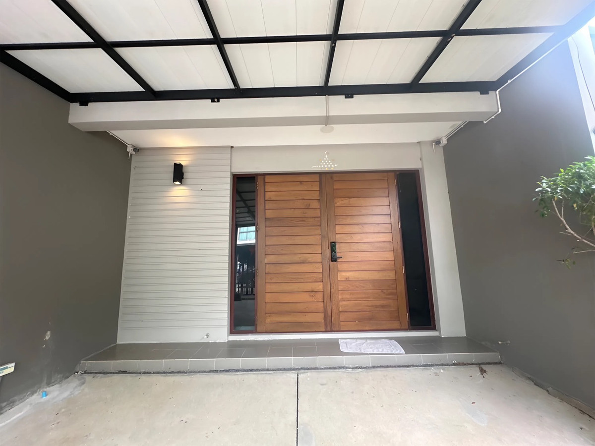 ขายทาวน์โฮมลาดกระบัง สุวรรณภูมิ : 🎯 ขาย Patio อ่อนนุช–มอเตอร์เวย์ | ทาวน์โฮม 3 ชั้น บ้านริม พร้อมอยู่ ไม่ต้องปรับปรุง 🌿 