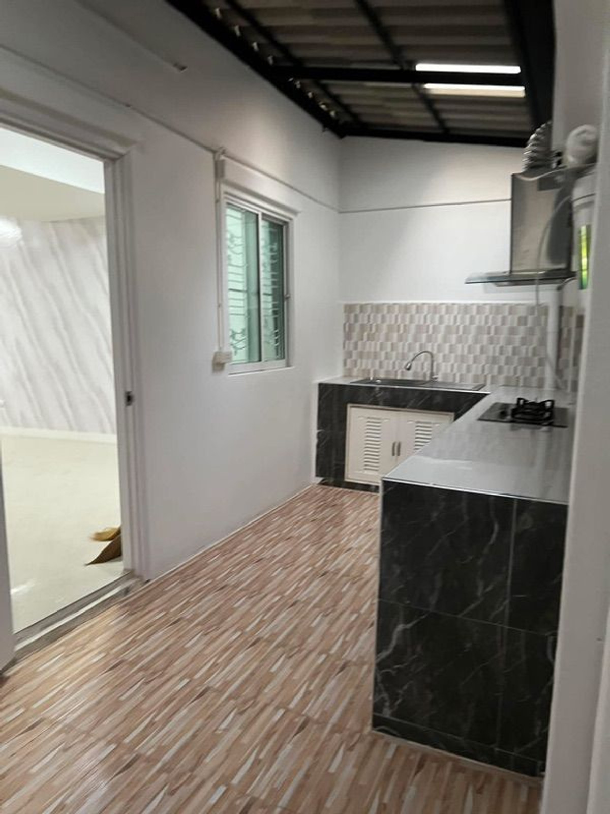 For SaleTownhomeBangna, Bearing, Lasalle : 21.4 sq m, 4 bedrooms, 2 bathrooms, 2-story townhome, Lalin Town Lio Bliss Theparak-Bang Bo.