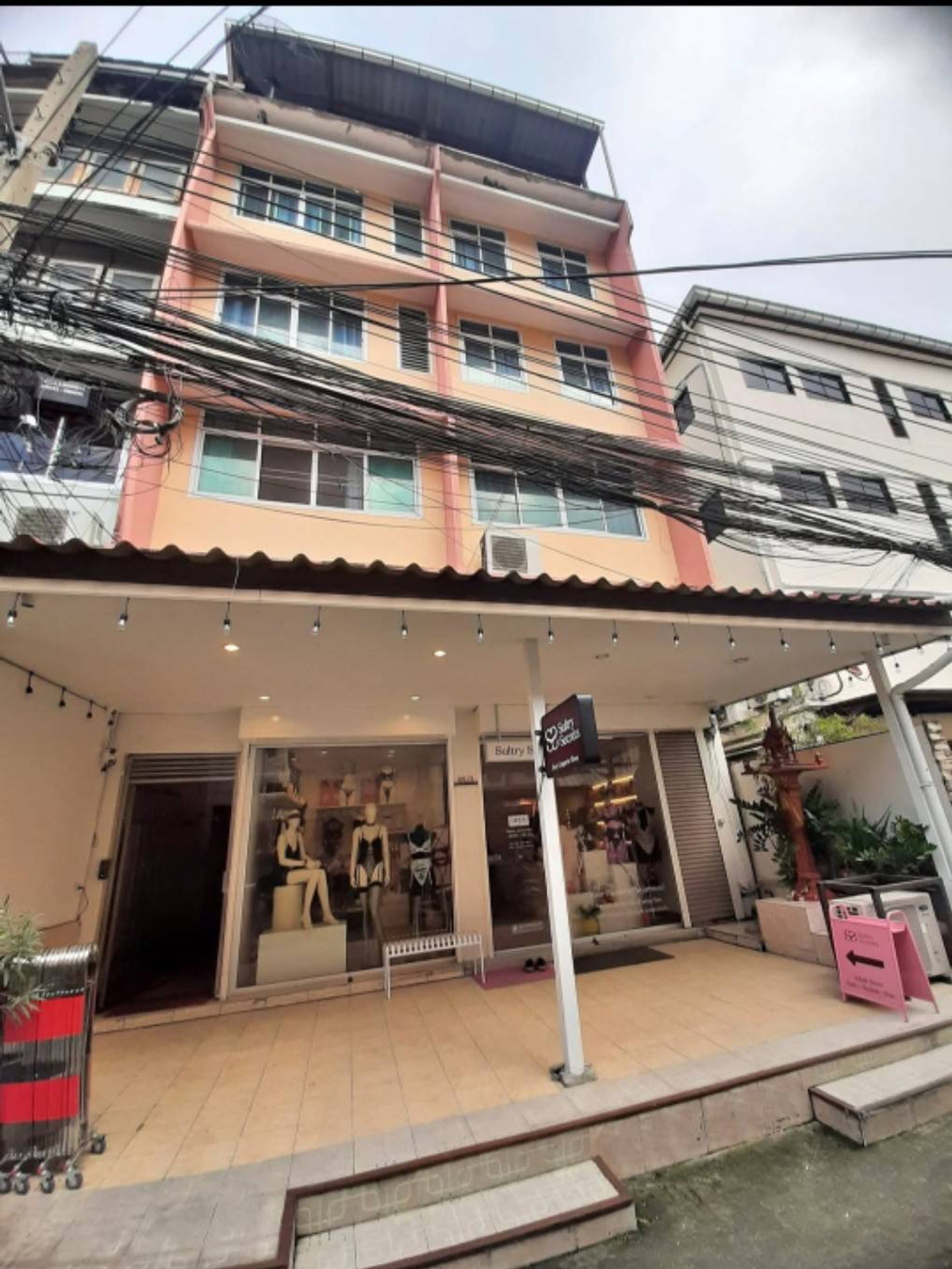 ให้เช่าอาคารพาณิชย์เยาวราช บางลำพู : 🏢ปล่อยเซ้ง-เช่า ตึกแถว อาคารพาณิชย์ 2 คูหา ทำเลดี เยื้องถนนข้าวสาร