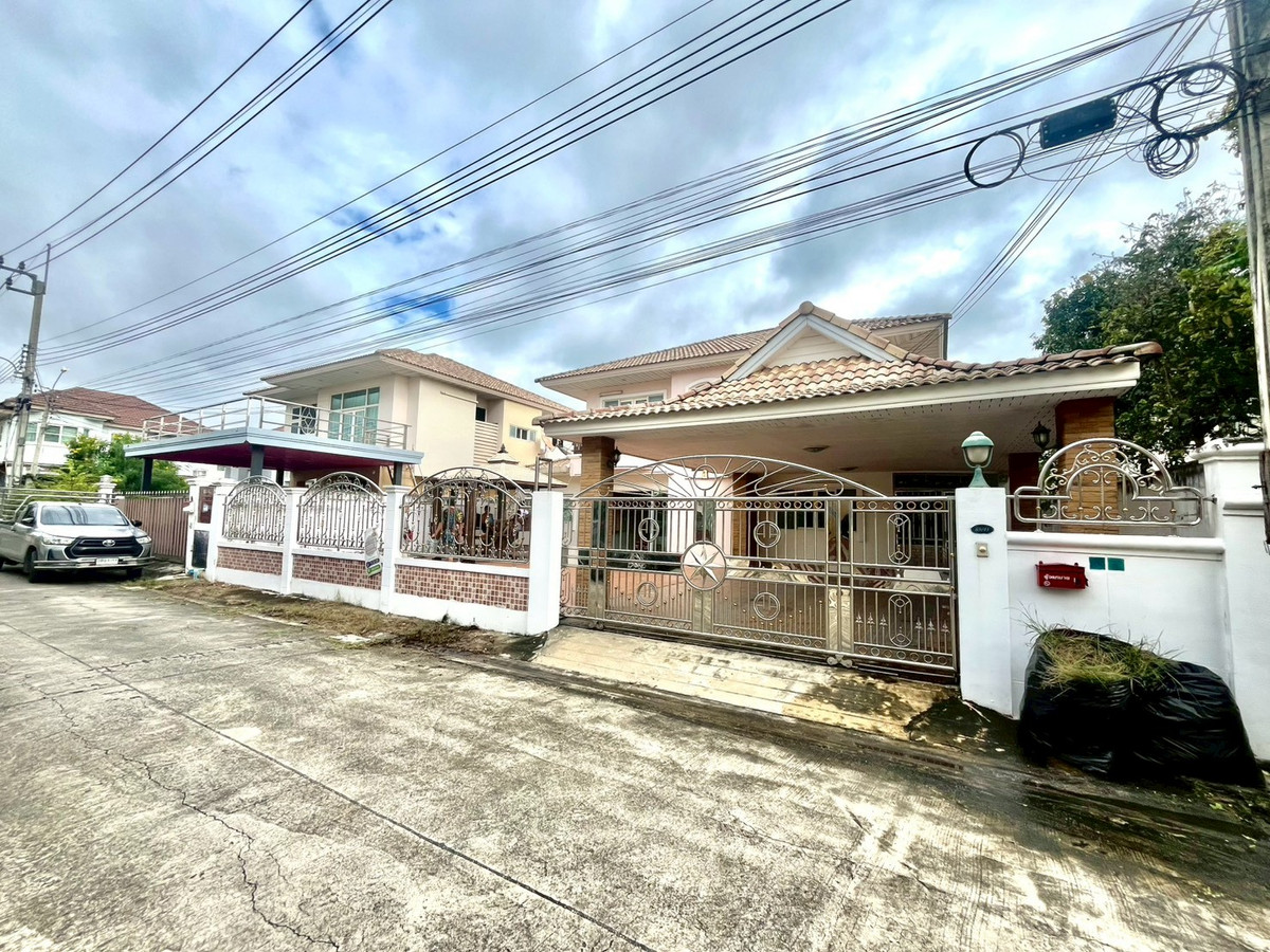 ขายบ้านปิ่นเกล้า จรัญสนิทวงศ์ : ขายบ้านเดี่ยว 2 ชั้น หมู่บ้านสินสุข พุทธมณฑลสาย 1 เนื้อที่ 80 ตารางวา 4 ห้องนอน แขวงฉิมพลี เขตตลิ่งชัน กรุงเทพมหานคร