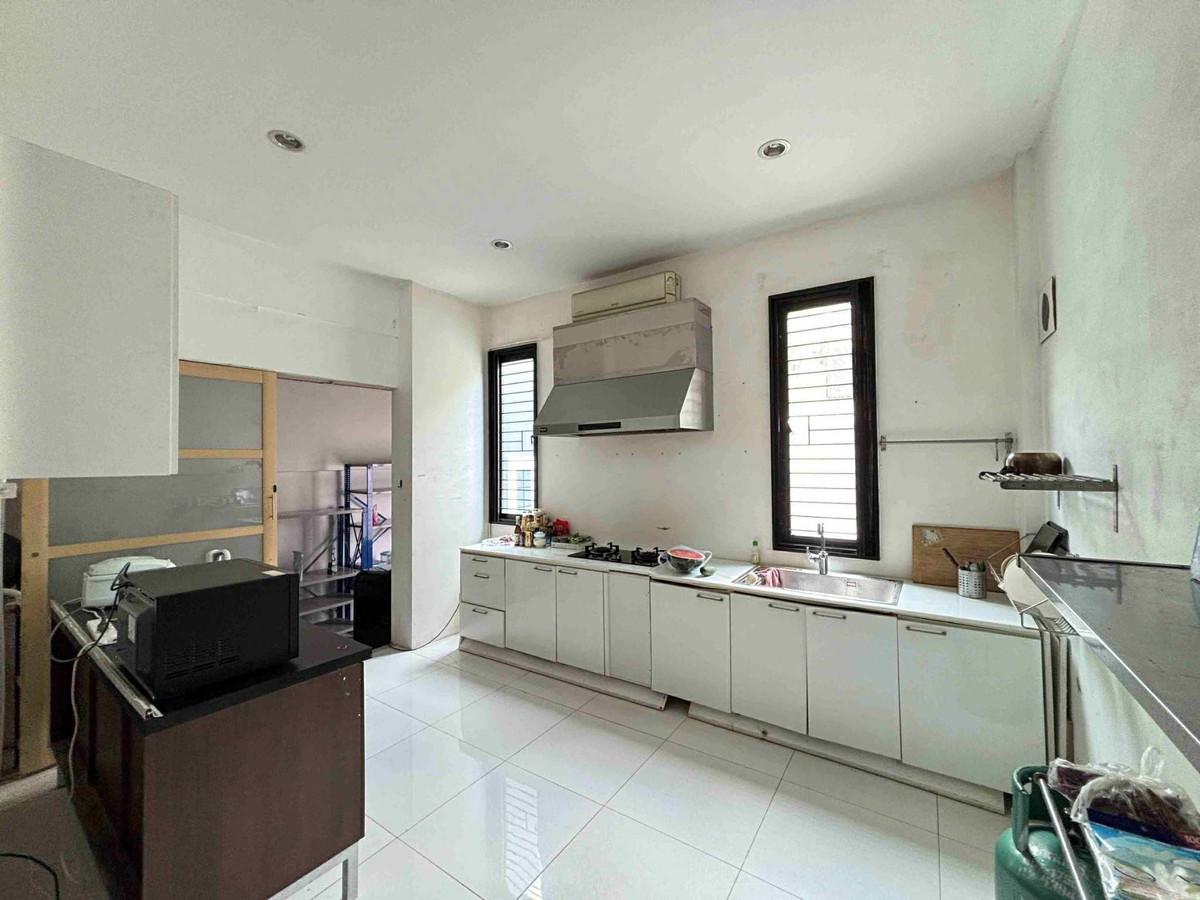 ขายบ้านลาดพร้าว เซ็นทรัลลาดพร้าว : ที่ดิน 98ตรว พื้นที่ใช้สอย 460ตรม 5นอน4น้ำ บ้านเดี่ยว 2 ชั้น โชคขัย 4 ลาดพร้าว 32 จตุจักร