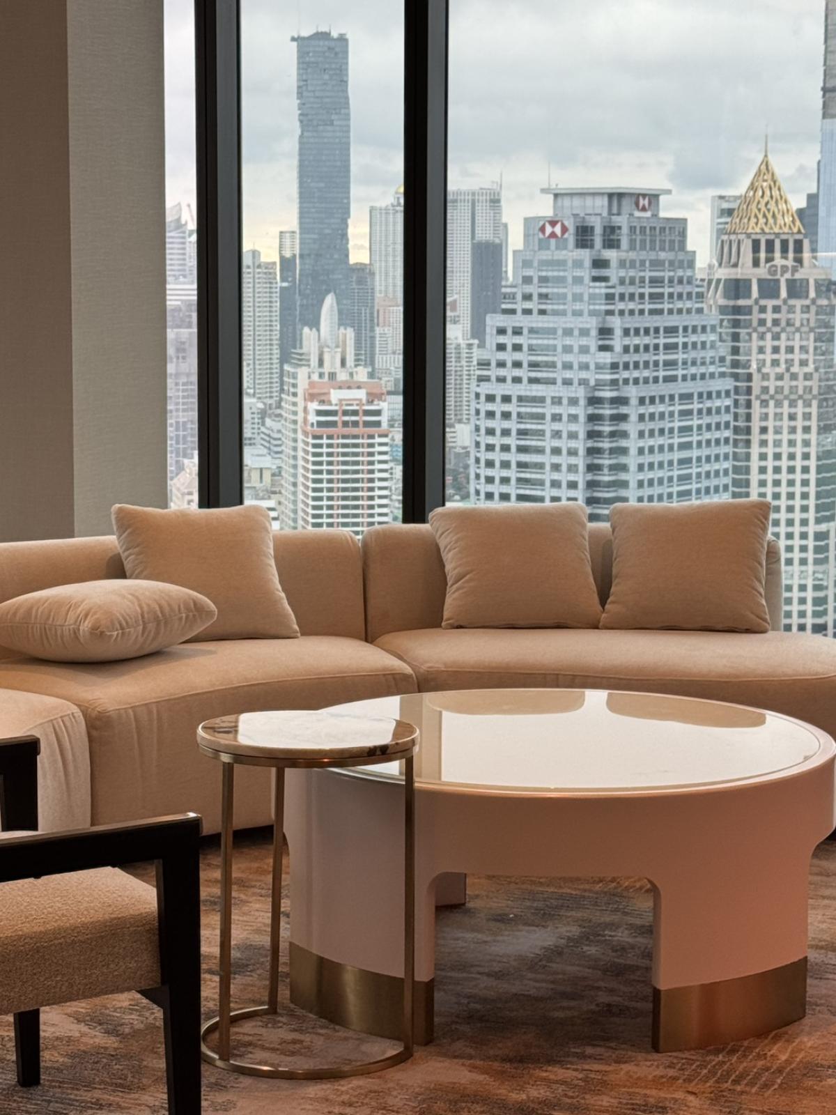 For SaleCondoWitthayu, Chidlom, Langsuan, Ploenchit : 03/04/2026, # For Sale!! ONE89 Wireless - Luxury Condo in the City Center 2 Bedrooms 2 Bathrooms Near BTS Lumpini 151 sq.m. 0642748883