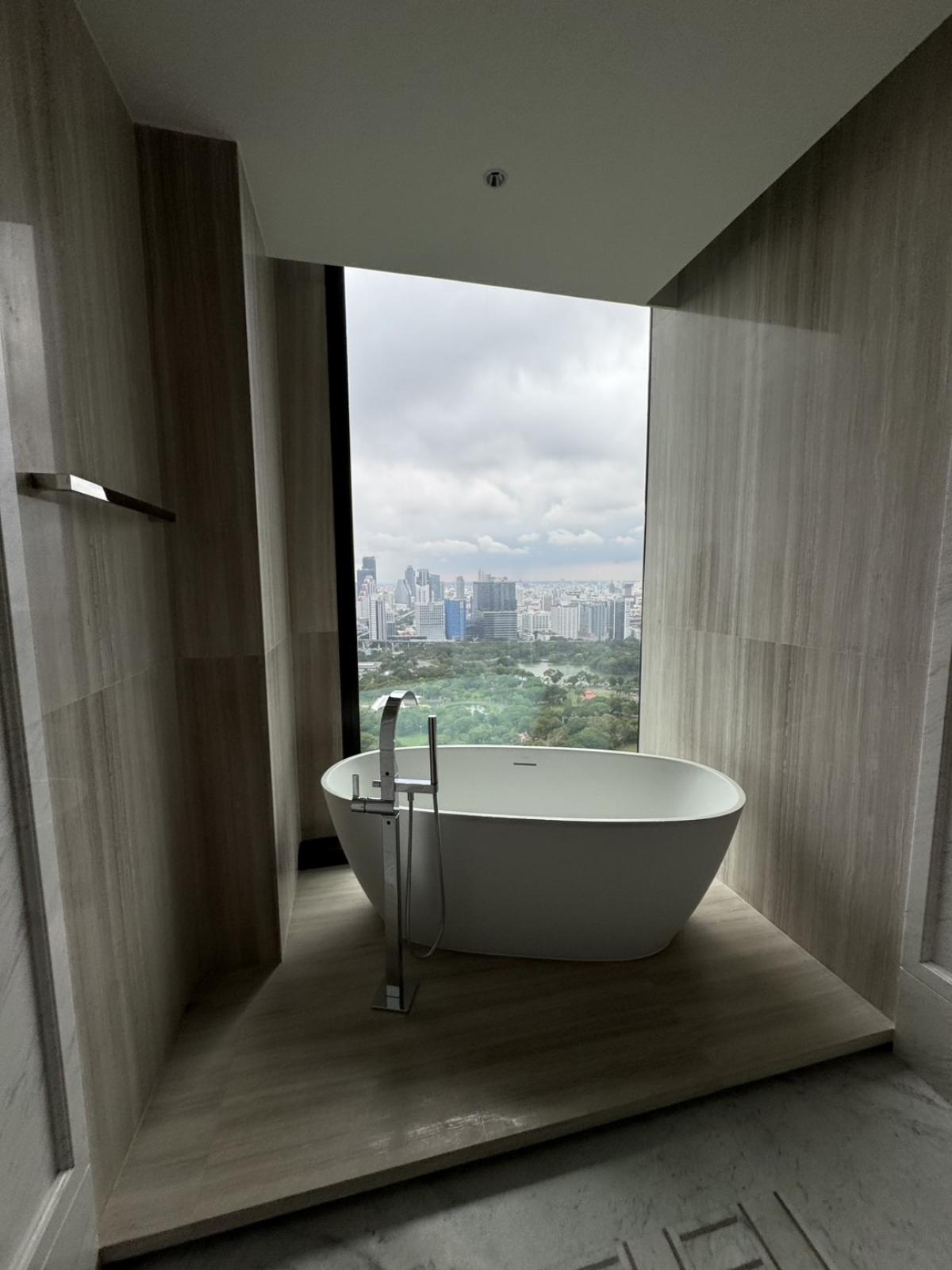 For SaleCondoWitthayu, Chidlom, Langsuan, Ploenchit : 03/04/2026, # For Sale!! ONE89 Wireless - Luxury Condo in the City Center 2 Bedrooms 2 Bathrooms Near BTS Lumpini 151 sq.m. 0642748883