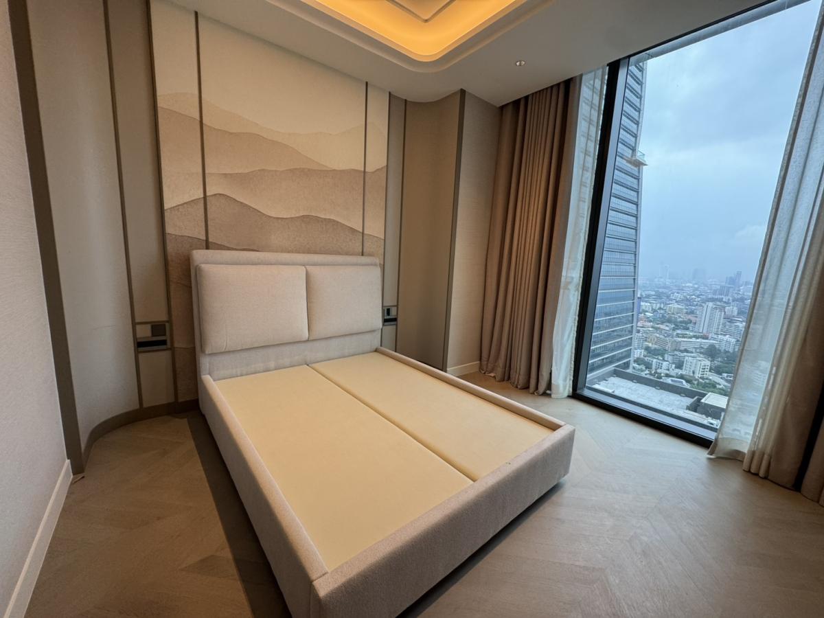 For SaleCondoWitthayu, Chidlom, Langsuan, Ploenchit : 03/04/2026, # Drop cell! Luxury condo ONE89 Wireless 3 bedrooms 226 sqm. Near Lumpini Park Ready to move in 0642748883