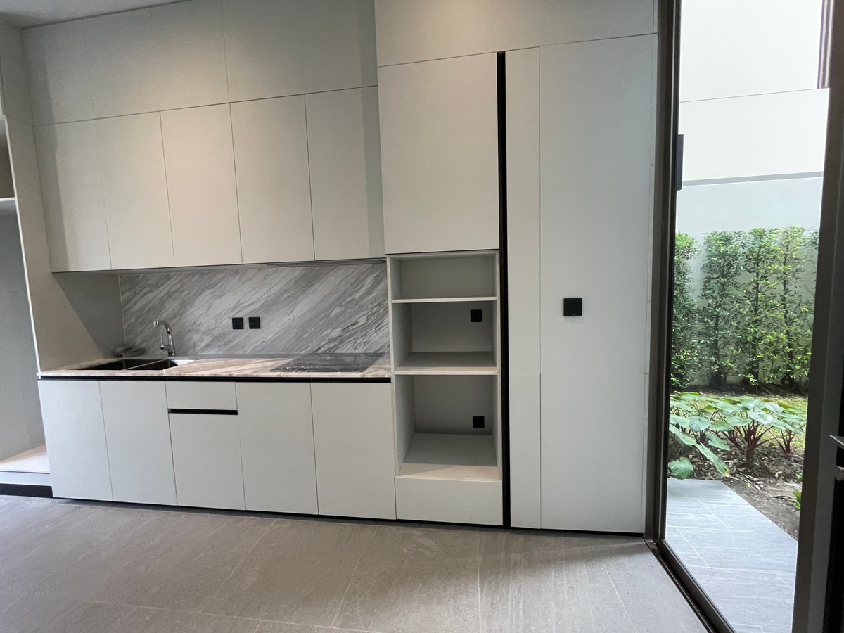 ขายบ้านเกษตร นวมินทร์ ลาดปลาเค้า : ขายบ้านหรู Providence Lane Kaset–Nawamin (โพรวิเดนซ์ เลน เกษตร–นวมินทร์)  บ้านเดี่ยว 3 ชั้น พร้อมลิฟต์และสระว่ายน้ำส่วนตัว บนทำเลศักยภาพใจกลางเกษตร–นวมินทร์ เดินทางสะดวก ใกล้ทางด่วนและรถไฟฟ้าถึง 2 สาย