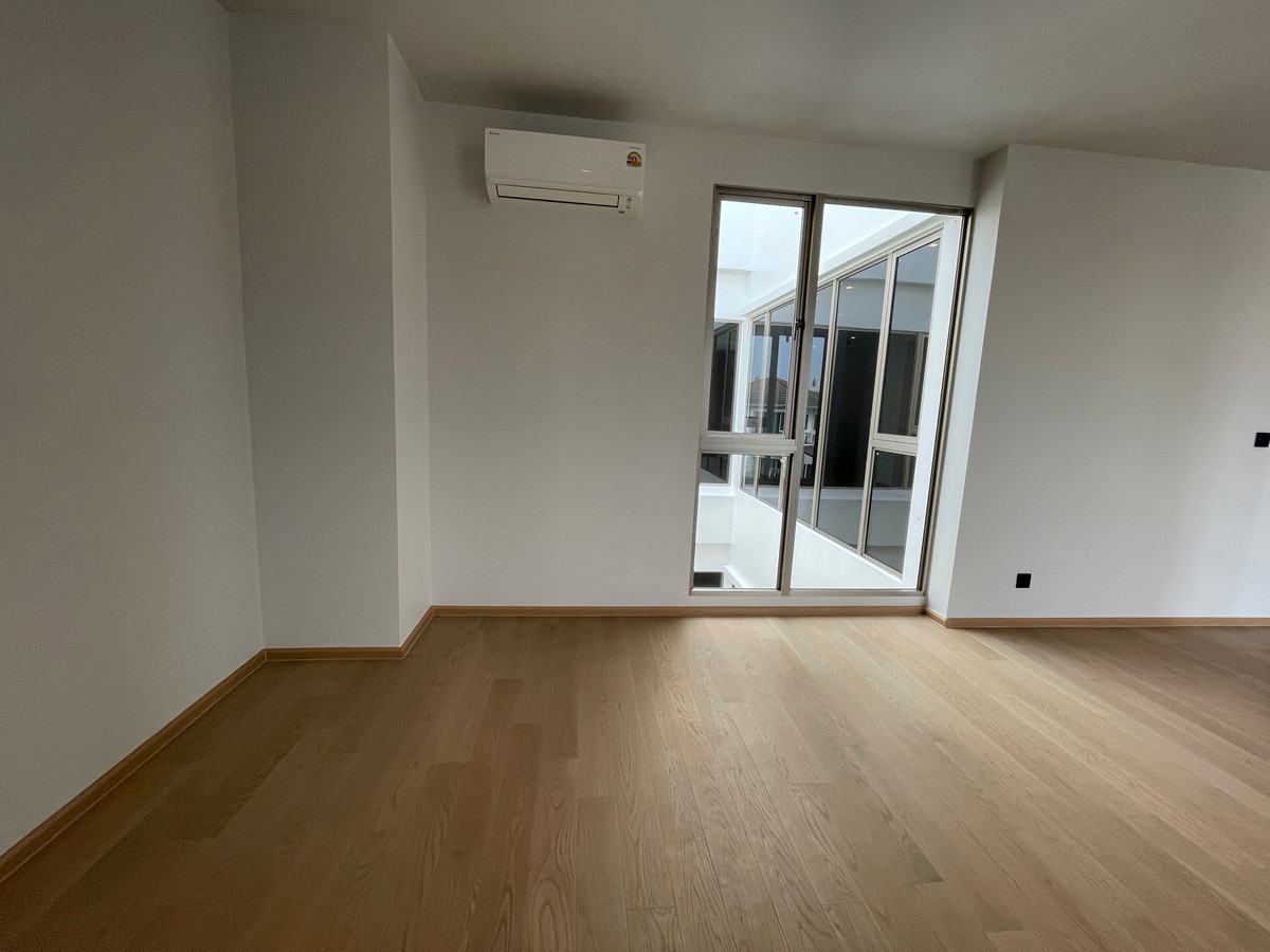 ขายบ้านเกษตร นวมินทร์ ลาดปลาเค้า : ขายบ้านหรู Providence Lane Kaset–Nawamin (โพรวิเดนซ์ เลน เกษตร–นวมินทร์)  บ้านเดี่ยว 3 ชั้น พร้อมลิฟต์และสระว่ายน้ำส่วนตัว บนทำเลศักยภาพใจกลางเกษตร–นวมินทร์ เดินทางสะดวก ใกล้ทางด่วนและรถไฟฟ้าถึง 2 สาย