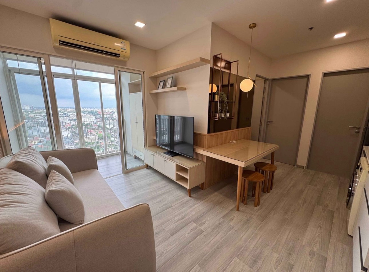 For RentCondoOnnut, Udomsuk : A condo that located nex to BTS Onnut station, supermarket and plaza. newly renovated. ready to move in✨