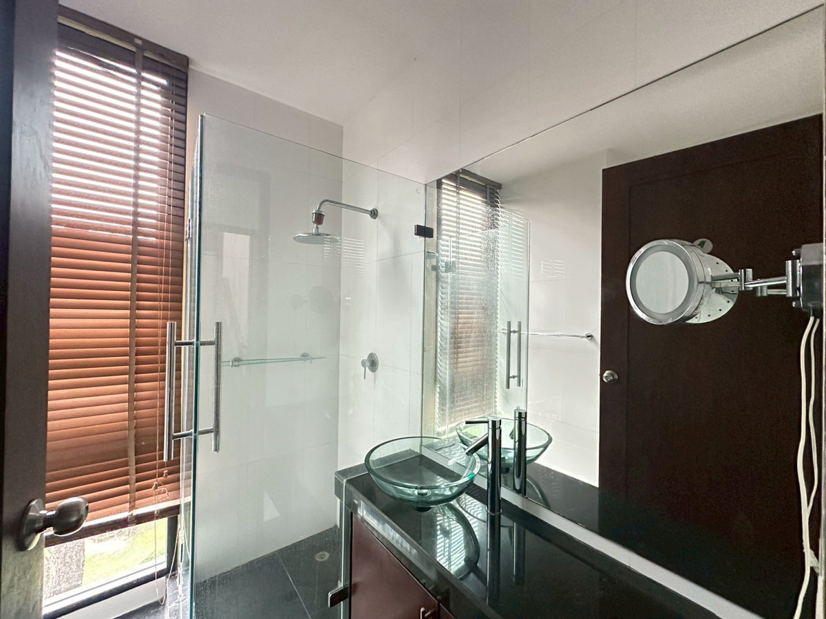 For RentHouseSukhumvit, Asoke, Thonglor : ✨5-storey house in Ekkamai for rent! 4 bedroom  4 bathroom unfurnished 450 sq.m ready for move in near BTS Ekkamai