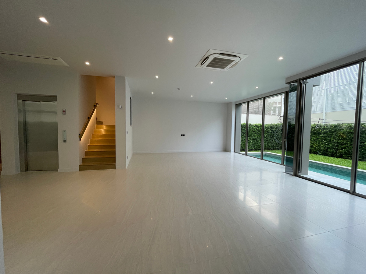 ขายบ้านเกษตร นวมินทร์ ลาดปลาเค้า : ขายบ้านหรู Providence Lane Kaset–Nawamin (โพรวิเดนซ์ เลน เกษตร–นวมินทร์)  บ้านเดี่ยว 3 ชั้น พร้อมลิฟต์และสระว่ายน้ำส่วนตัว บนทำเลศักยภาพใจกลางเกษตร–นวมินทร์ เดินทางสะดวก ใกล้ทางด่วนและรถไฟฟ้าถึง 2 สาย