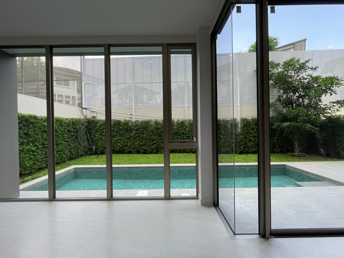 ขายบ้านเกษตร นวมินทร์ ลาดปลาเค้า : ขายบ้านหรู Providence Lane Kaset–Nawamin (โพรวิเดนซ์ เลน เกษตร–นวมินทร์)  บ้านเดี่ยว 3 ชั้น พร้อมลิฟต์และสระว่ายน้ำส่วนตัว บนทำเลศักยภาพใจกลางเกษตร–นวมินทร์ เดินทางสะดวก ใกล้ทางด่วนและรถไฟฟ้าถึง 2 สาย