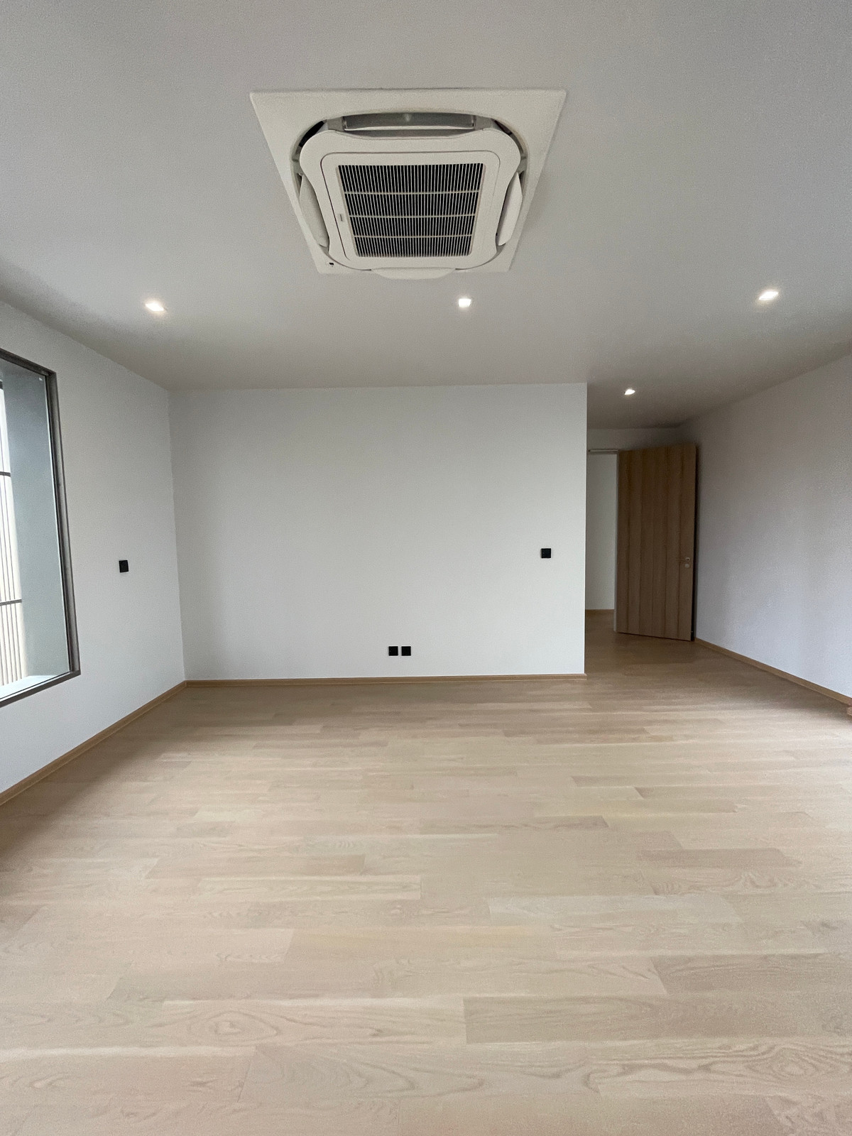 ขายบ้านเกษตร นวมินทร์ ลาดปลาเค้า : ขายบ้านหรู Providence Lane Kaset–Nawamin (โพรวิเดนซ์ เลน เกษตร–นวมินทร์)  บ้านเดี่ยว 3 ชั้น พร้อมลิฟต์และสระว่ายน้ำส่วนตัว บนทำเลศักยภาพใจกลางเกษตร–นวมินทร์ เดินทางสะดวก ใกล้ทางด่วนและรถไฟฟ้าถึง 2 สาย