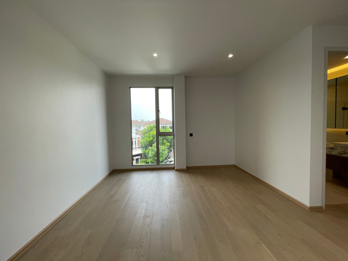 ขายบ้านเกษตร นวมินทร์ ลาดปลาเค้า : ขายบ้านหรู Providence Lane Kaset–Nawamin (โพรวิเดนซ์ เลน เกษตร–นวมินทร์)  บ้านเดี่ยว 3 ชั้น พร้อมลิฟต์และสระว่ายน้ำส่วนตัว บนทำเลศักยภาพใจกลางเกษตร–นวมินทร์ เดินทางสะดวก ใกล้ทางด่วนและรถไฟฟ้าถึง 2 สาย