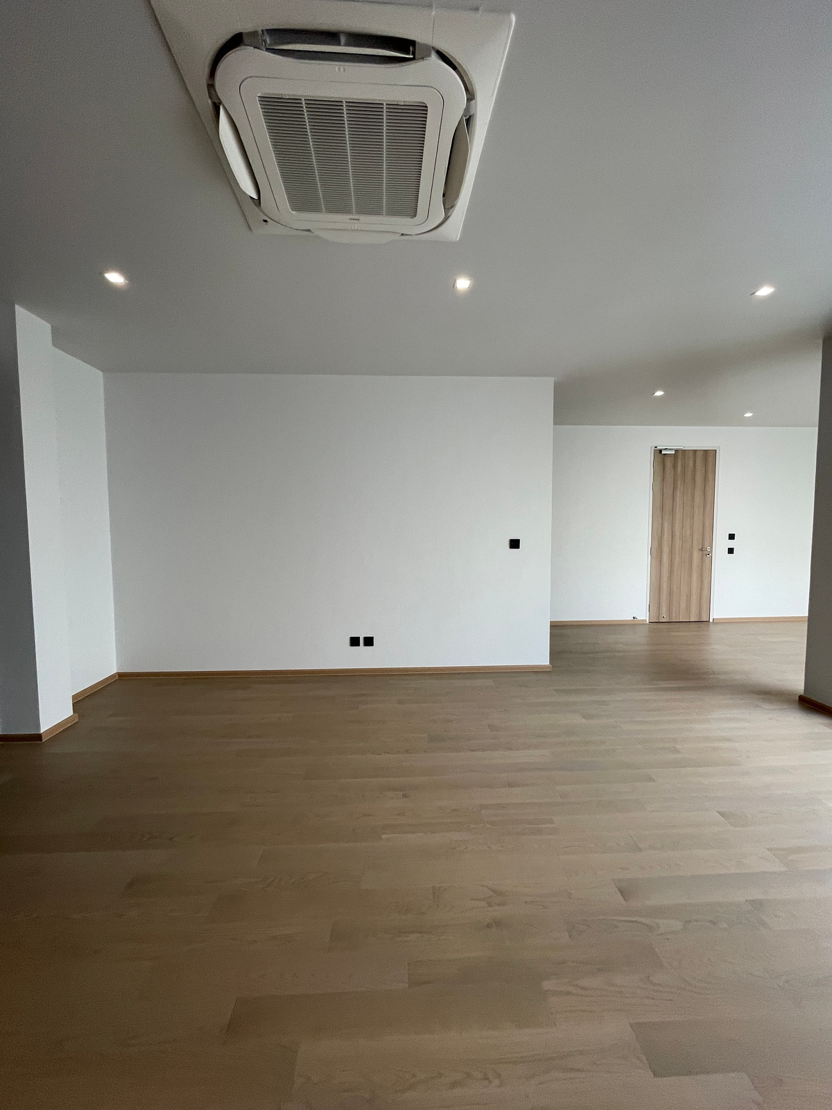 ขายบ้านเกษตร นวมินทร์ ลาดปลาเค้า : ขายบ้านหรู Providence Lane Kaset–Nawamin (โพรวิเดนซ์ เลน เกษตร–นวมินทร์)  บ้านเดี่ยว 3 ชั้น พร้อมลิฟต์และสระว่ายน้ำส่วนตัว บนทำเลศักยภาพใจกลางเกษตร–นวมินทร์ เดินทางสะดวก ใกล้ทางด่วนและรถไฟฟ้าถึง 2 สาย