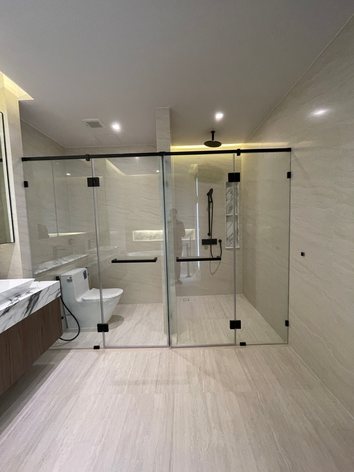 ขายบ้านเกษตร นวมินทร์ ลาดปลาเค้า : ขายบ้านหรู Providence Lane Kaset–Nawamin (โพรวิเดนซ์ เลน เกษตร–นวมินทร์)  บ้านเดี่ยว 3 ชั้น พร้อมลิฟต์และสระว่ายน้ำส่วนตัว บนทำเลศักยภาพใจกลางเกษตร–นวมินทร์ เดินทางสะดวก ใกล้ทางด่วนและรถไฟฟ้าถึง 2 สาย