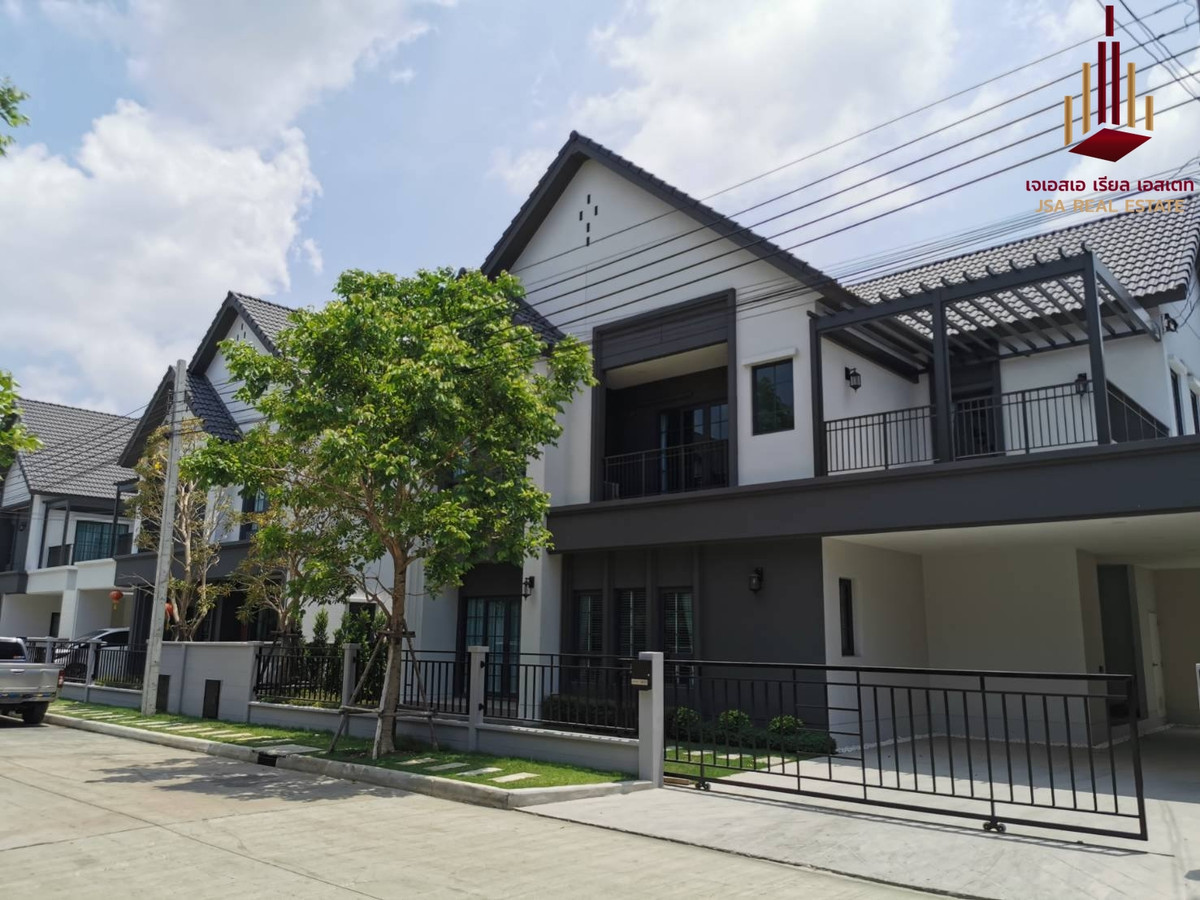 For RentHouseBangna, Bearing, Lasalle : ✨ For Rent: Centro Bangna ✨ 💰 Only 140,000 THB/month