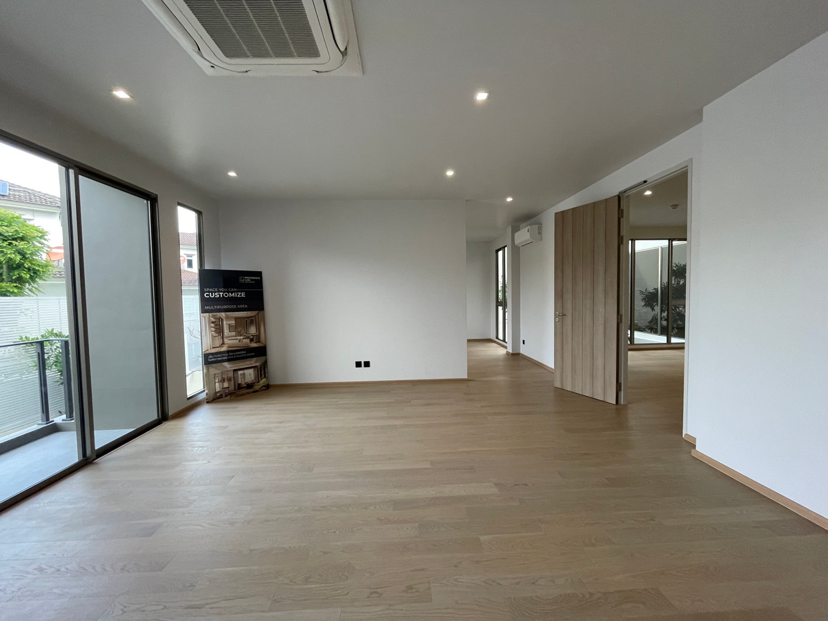 ขายบ้านเกษตร นวมินทร์ ลาดปลาเค้า : ขายบ้านหรู Providence Lane Kaset–Nawamin (โพรวิเดนซ์ เลน เกษตร–นวมินทร์)  บ้านเดี่ยว 3 ชั้น พร้อมลิฟต์และสระว่ายน้ำส่วนตัว บนทำเลศักยภาพใจกลางเกษตร–นวมินทร์ เดินทางสะดวก ใกล้ทางด่วนและรถไฟฟ้าถึง 2 สาย