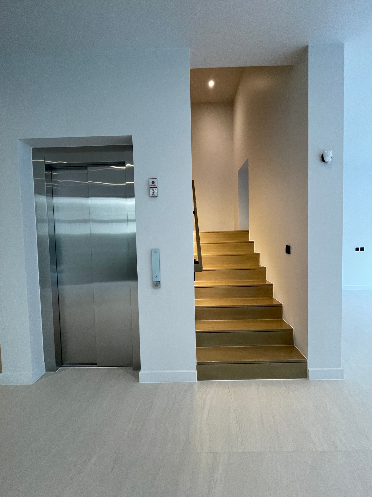 ขายบ้านเกษตร นวมินทร์ ลาดปลาเค้า : ขายบ้านหรู Providence Lane Kaset–Nawamin (โพรวิเดนซ์ เลน เกษตร–นวมินทร์)  บ้านเดี่ยว 3 ชั้น พร้อมลิฟต์และสระว่ายน้ำส่วนตัว บนทำเลศักยภาพใจกลางเกษตร–นวมินทร์ เดินทางสะดวก ใกล้ทางด่วนและรถไฟฟ้าถึง 2 สาย